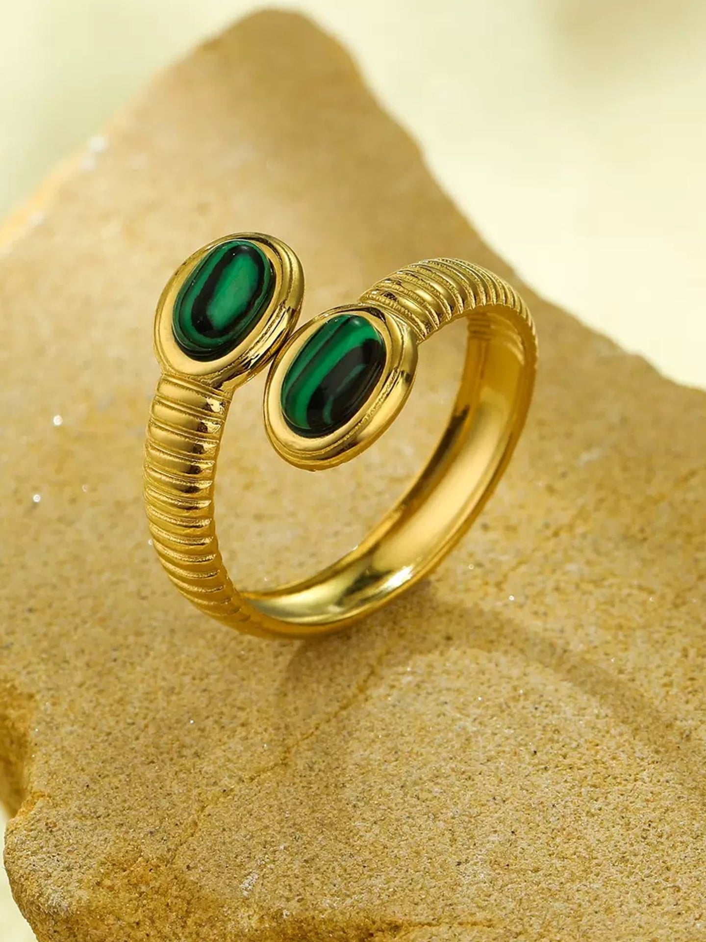 GEMSTONE SERPENT RING