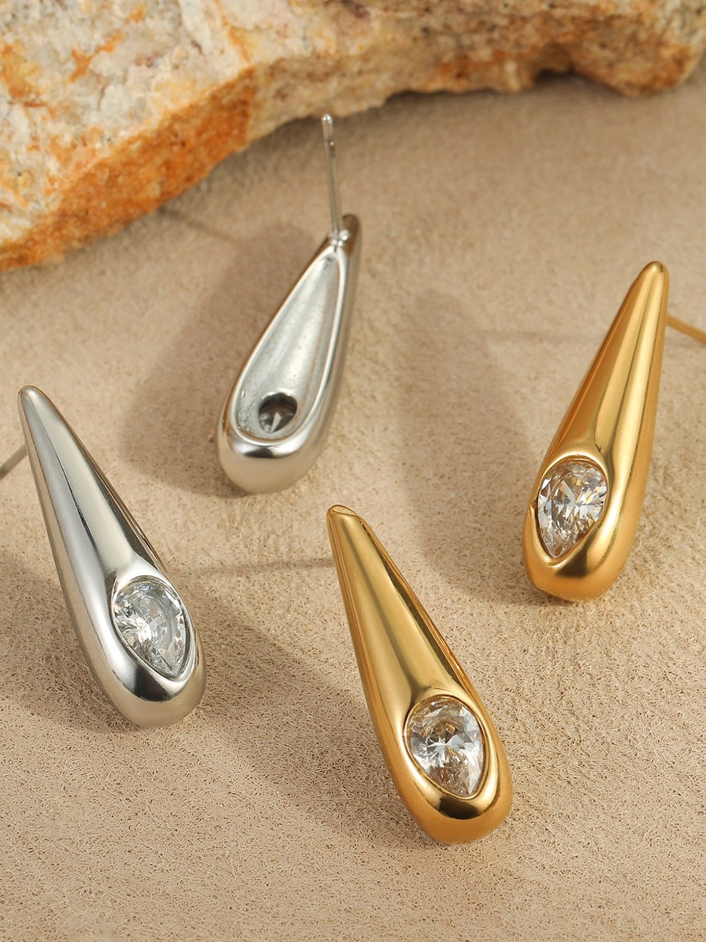 WATERDROP EARRINGS