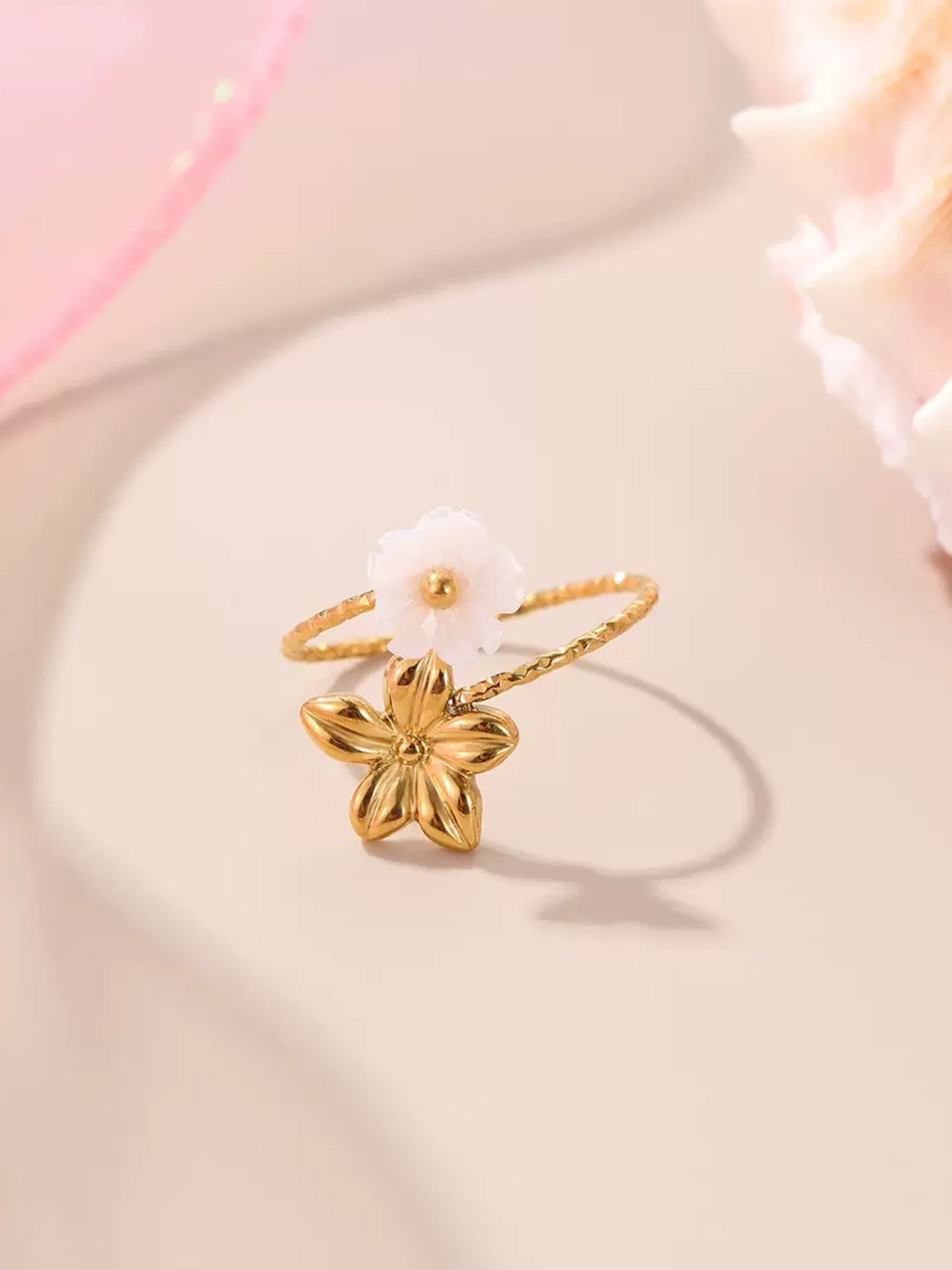FLORAL RING