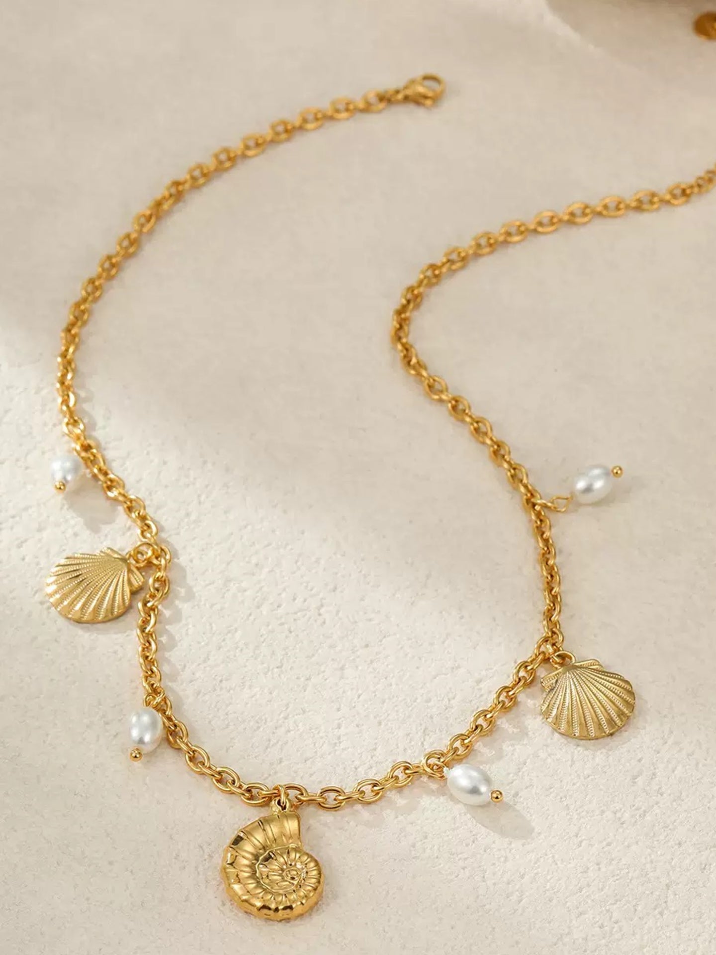 STARDUST SHELL NECKLACE