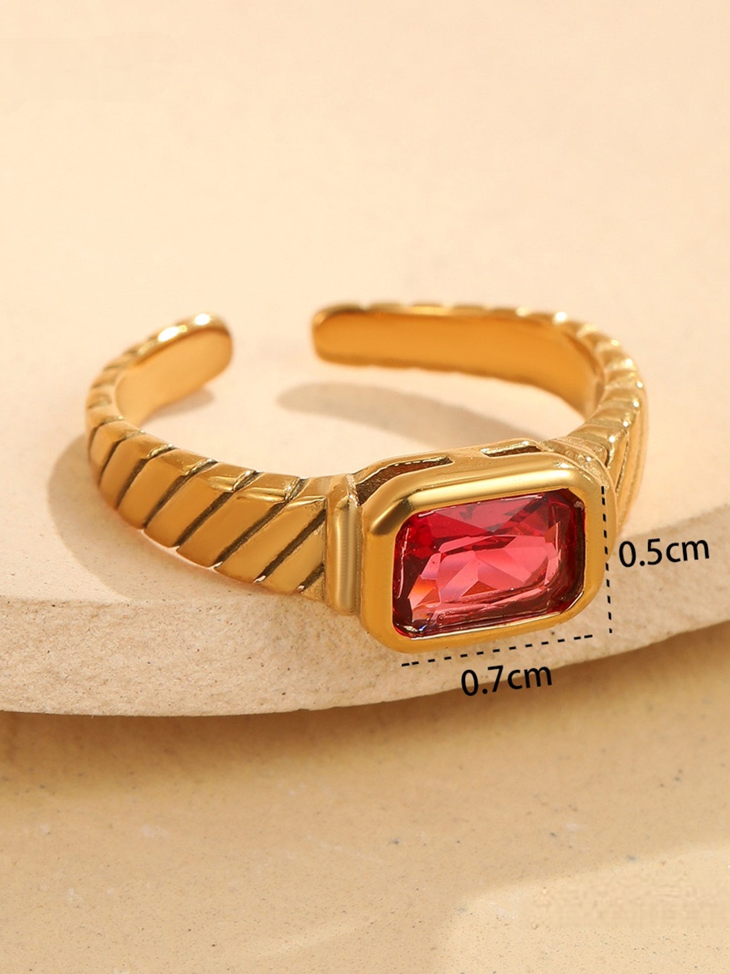 VINTAGE ZIRCON RING