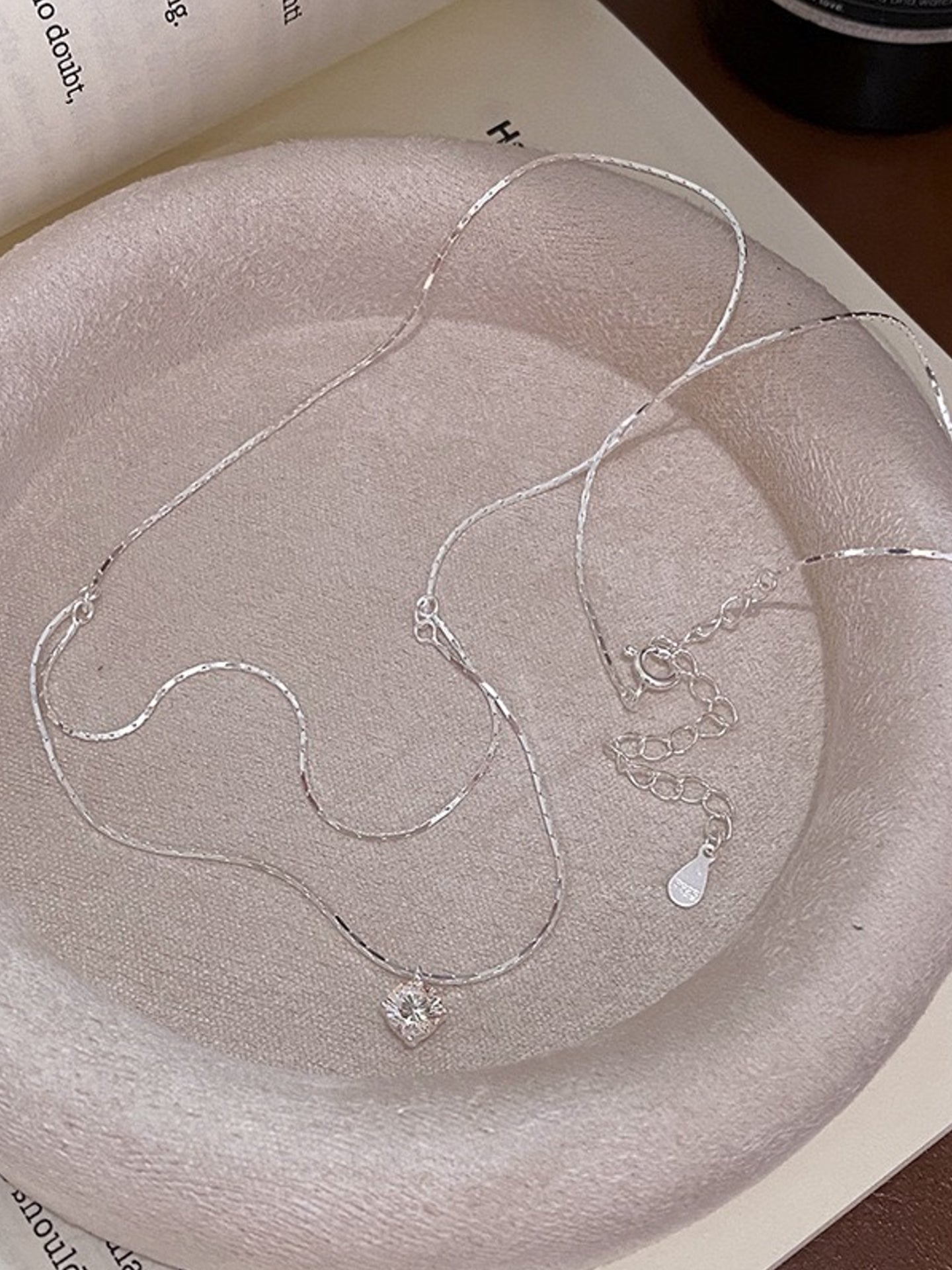 SINGLE DIAMOND NECKLACE