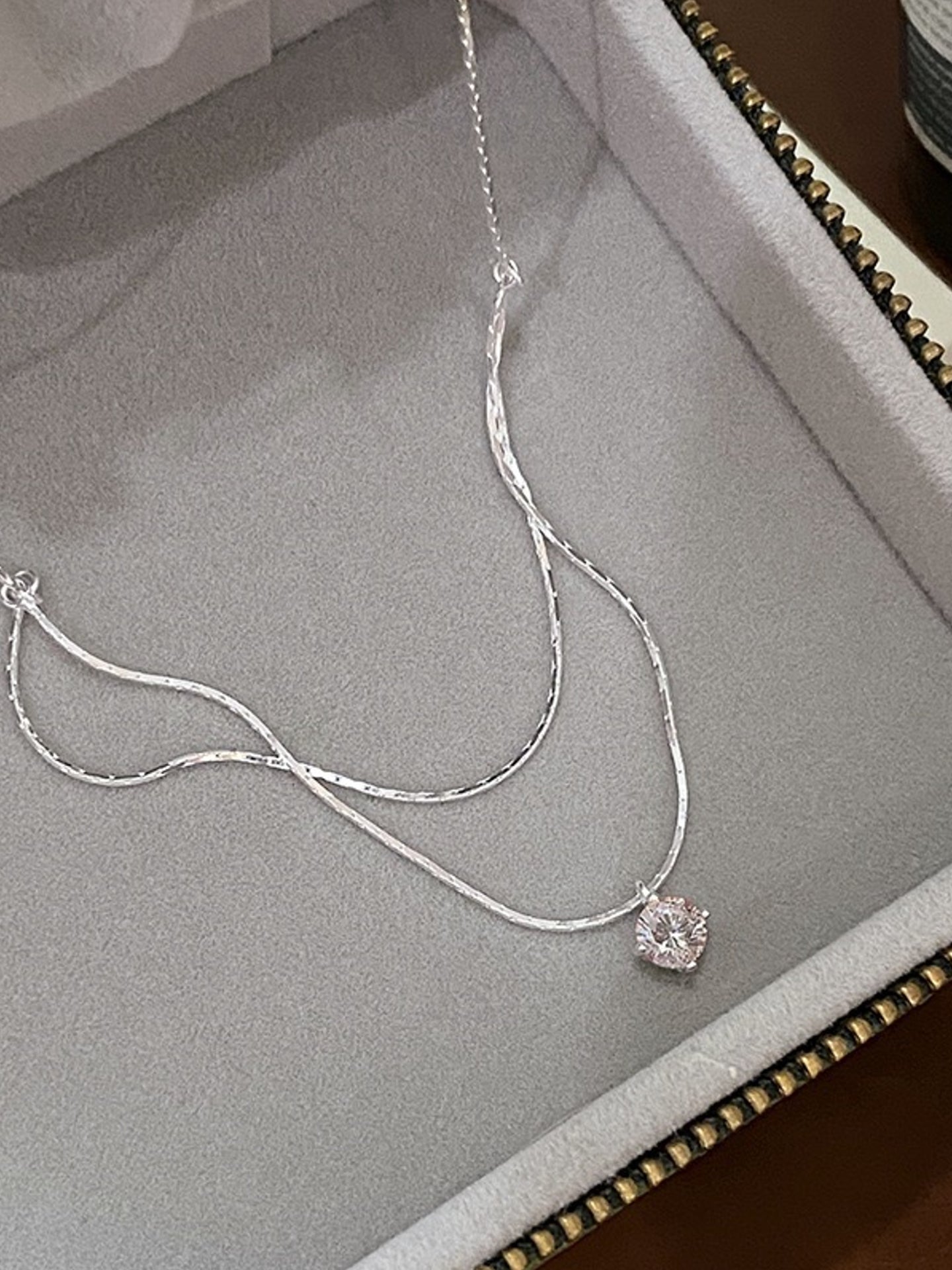 SINGLE DIAMOND NECKLACE