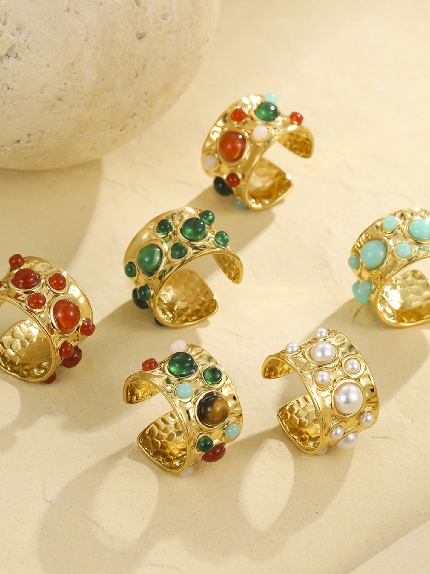 VINTAGE ROYAL STYLE RING