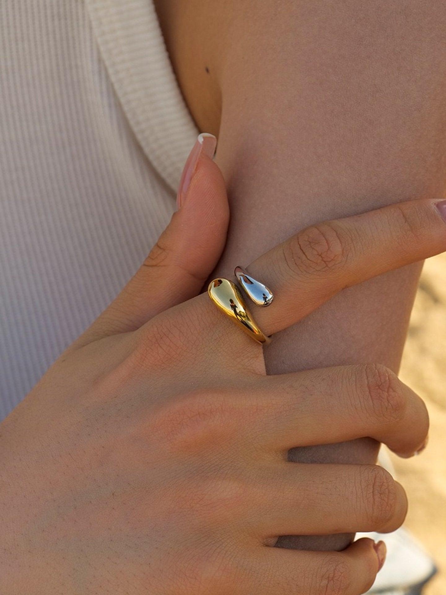 CHUNKY CROSSOVER RING