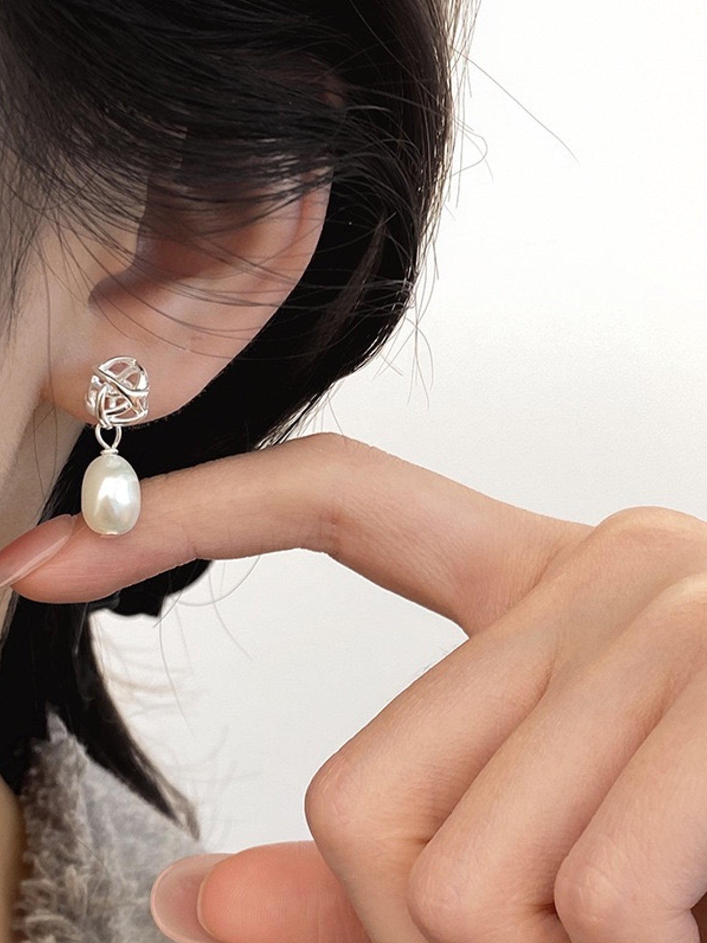 NATURAL PEARL EARRINGS