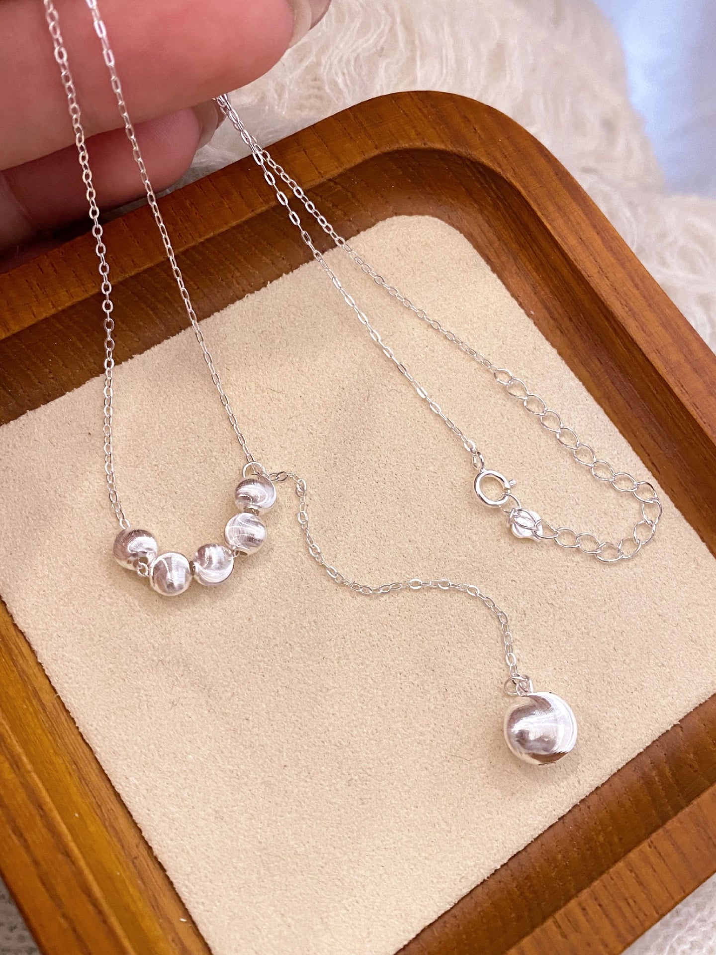 CAT'S EYE TASSEL NECKLACE