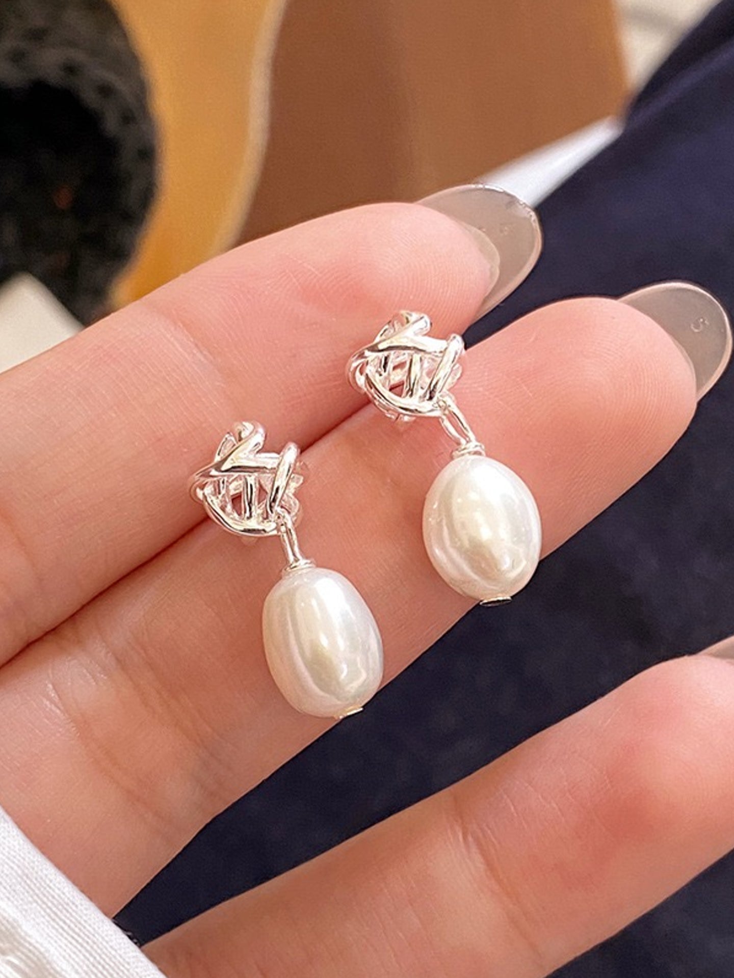 NATURAL PEARL EARRINGS