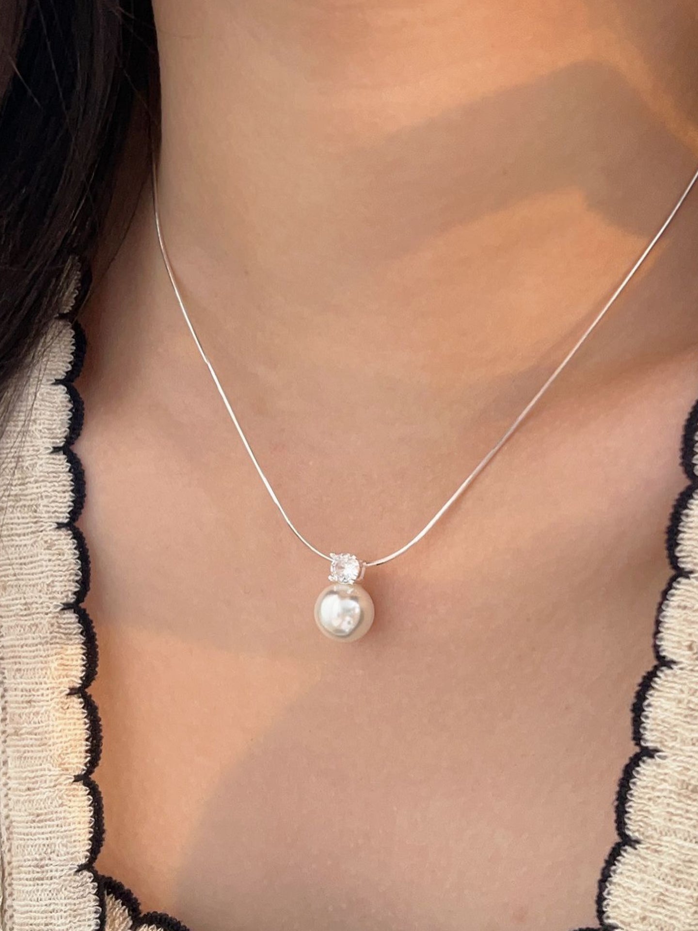 PEARL PENDANT NECKLACE