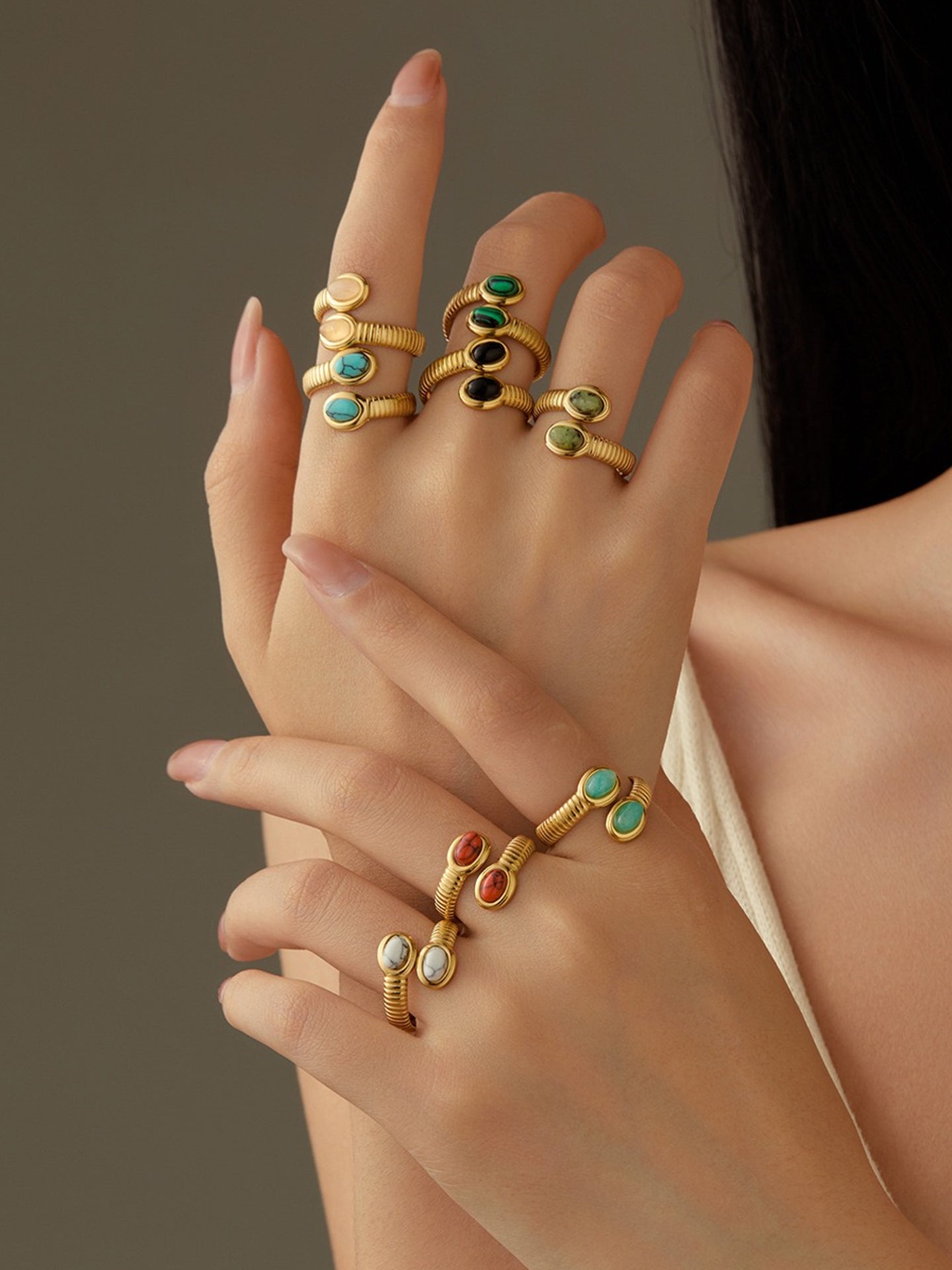 GEMSTONE SERPENT RING