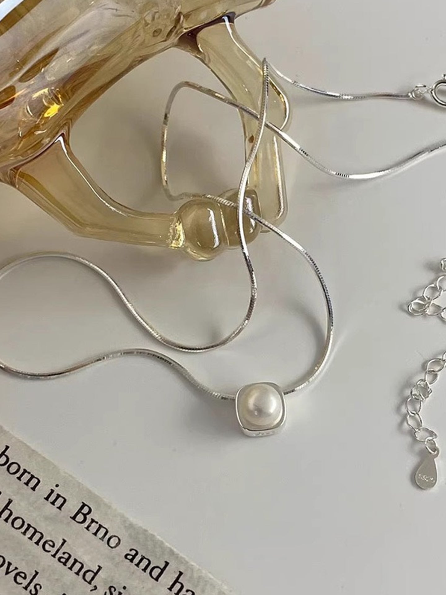 SQUARE PEARL ESSENCE