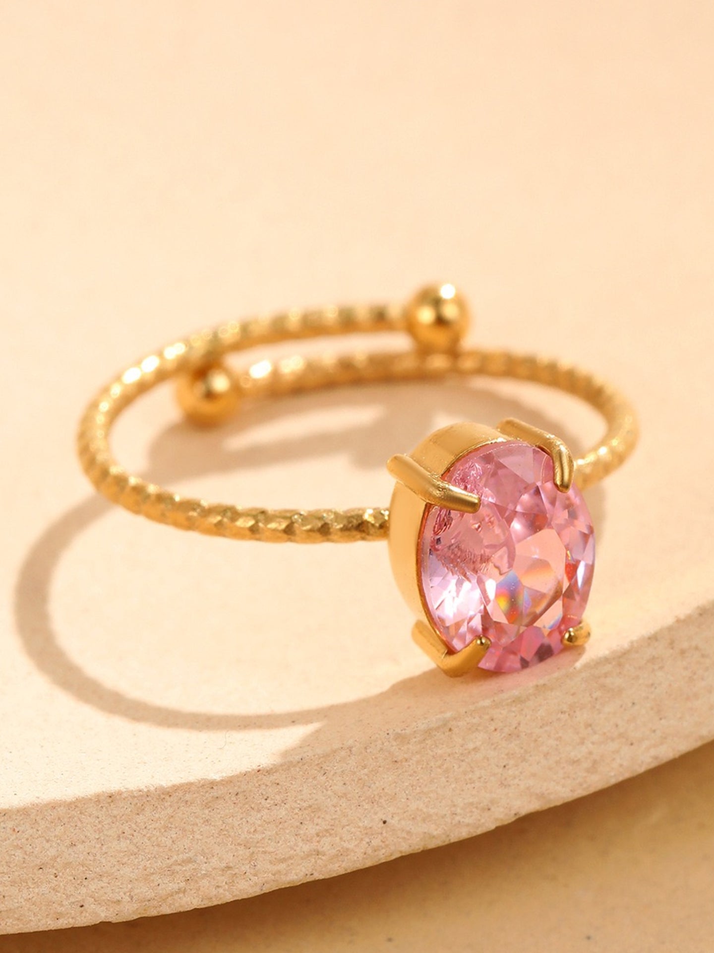 OVAL ZIRCON CLAW RING