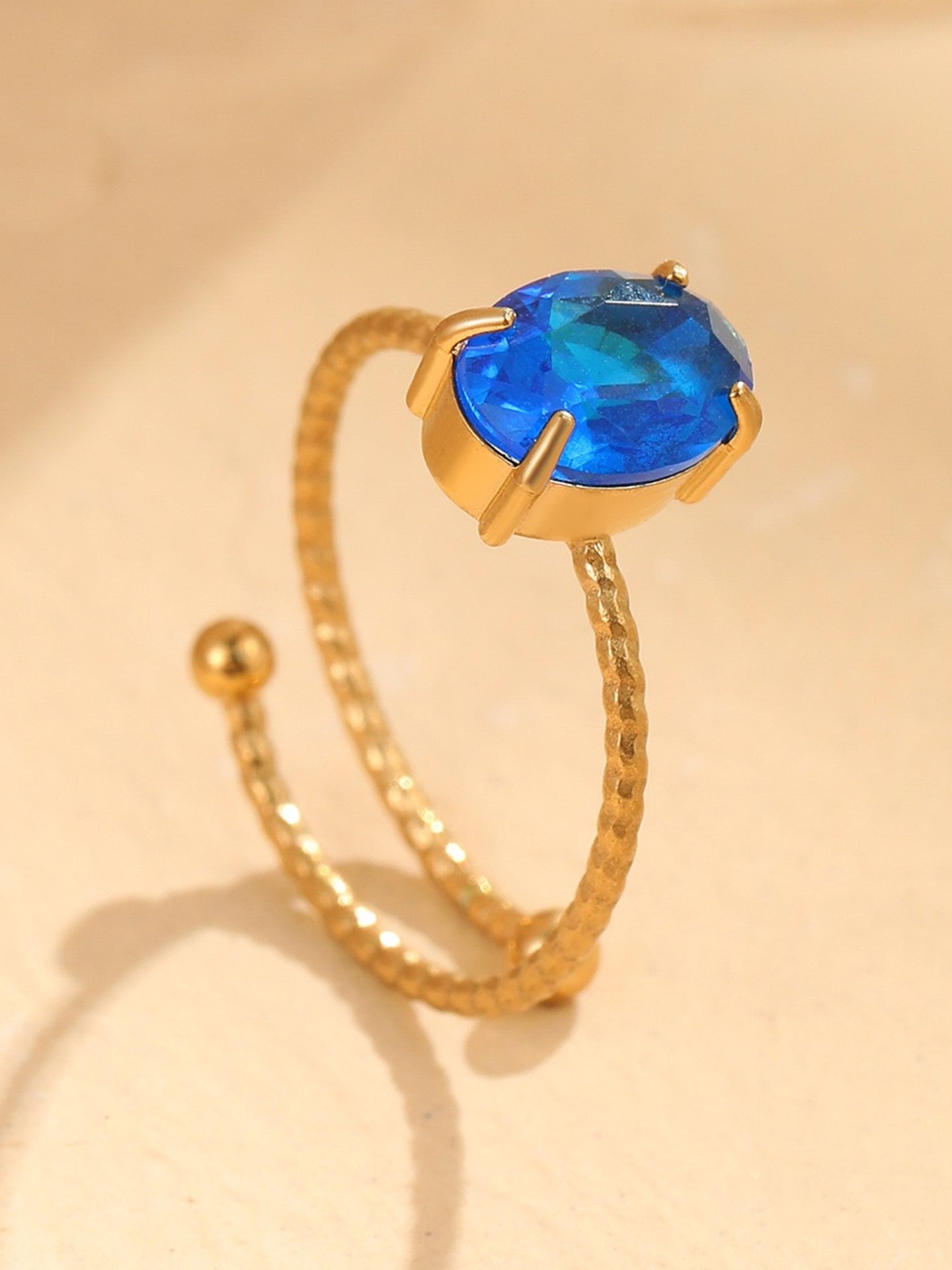 OVAL ZIRCON CLAW RING