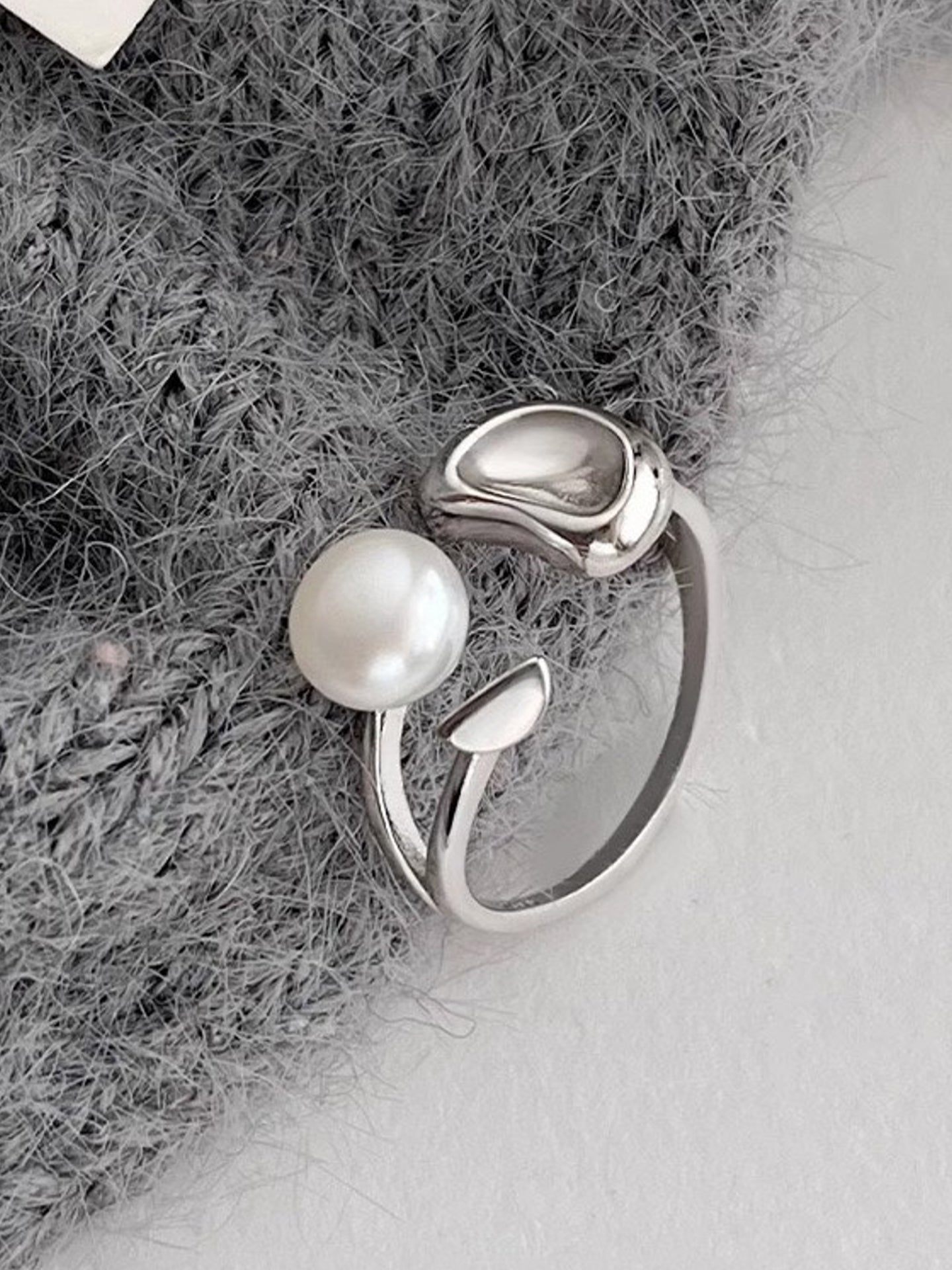 NATURAL PEARL RING