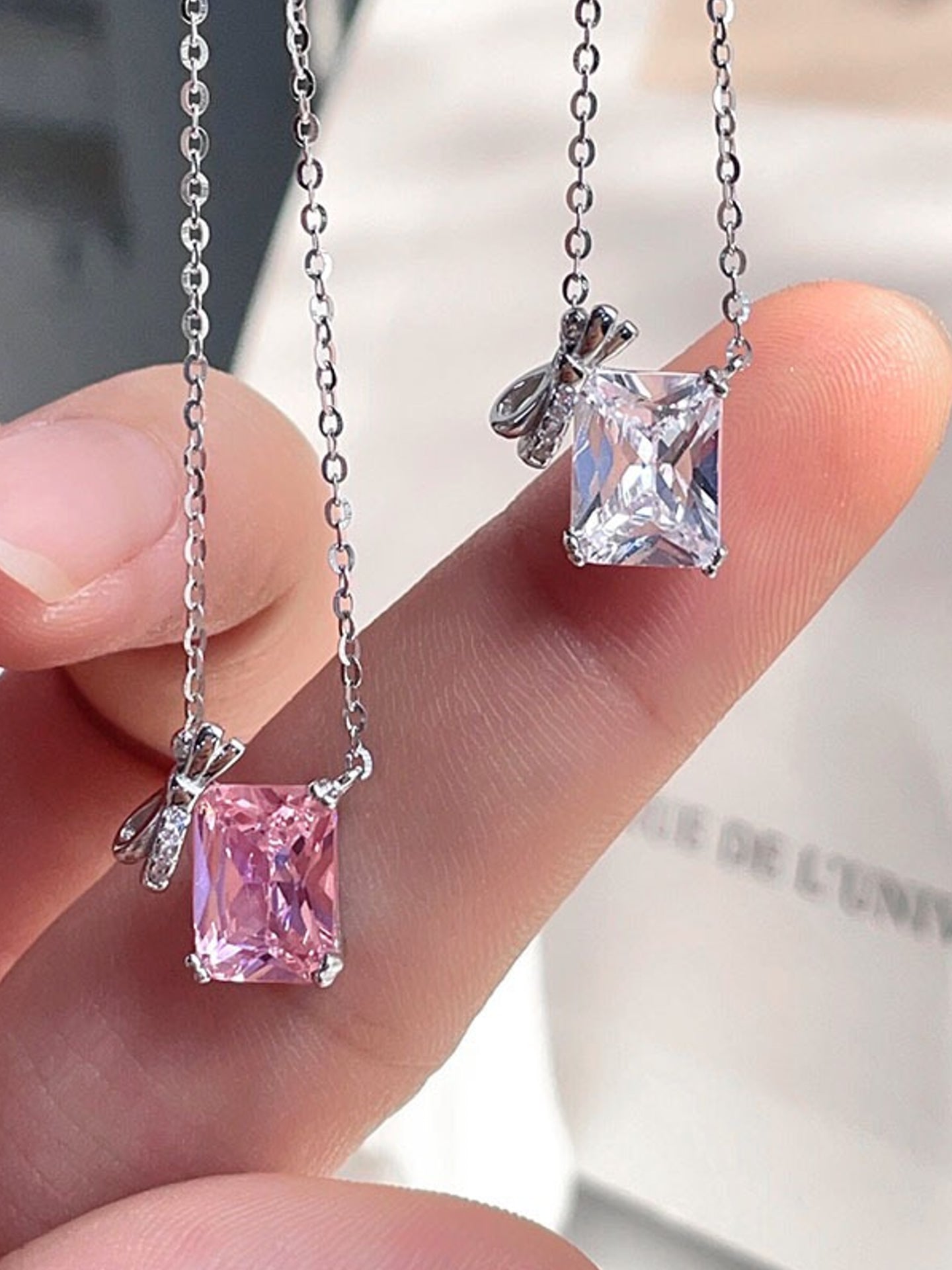 ZIRCON PENDANT NECKLACE