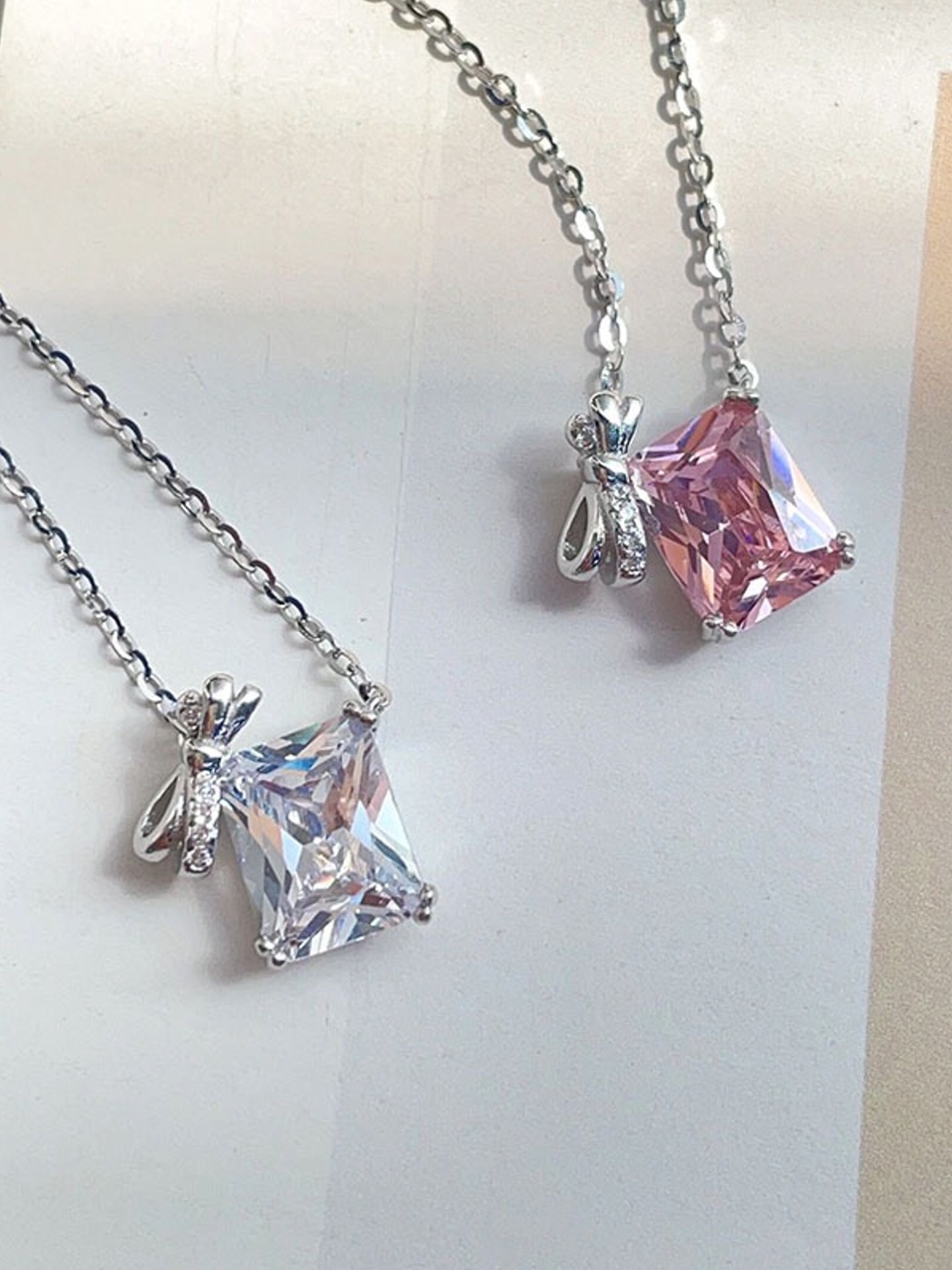 ZIRCON PENDANT NECKLACE