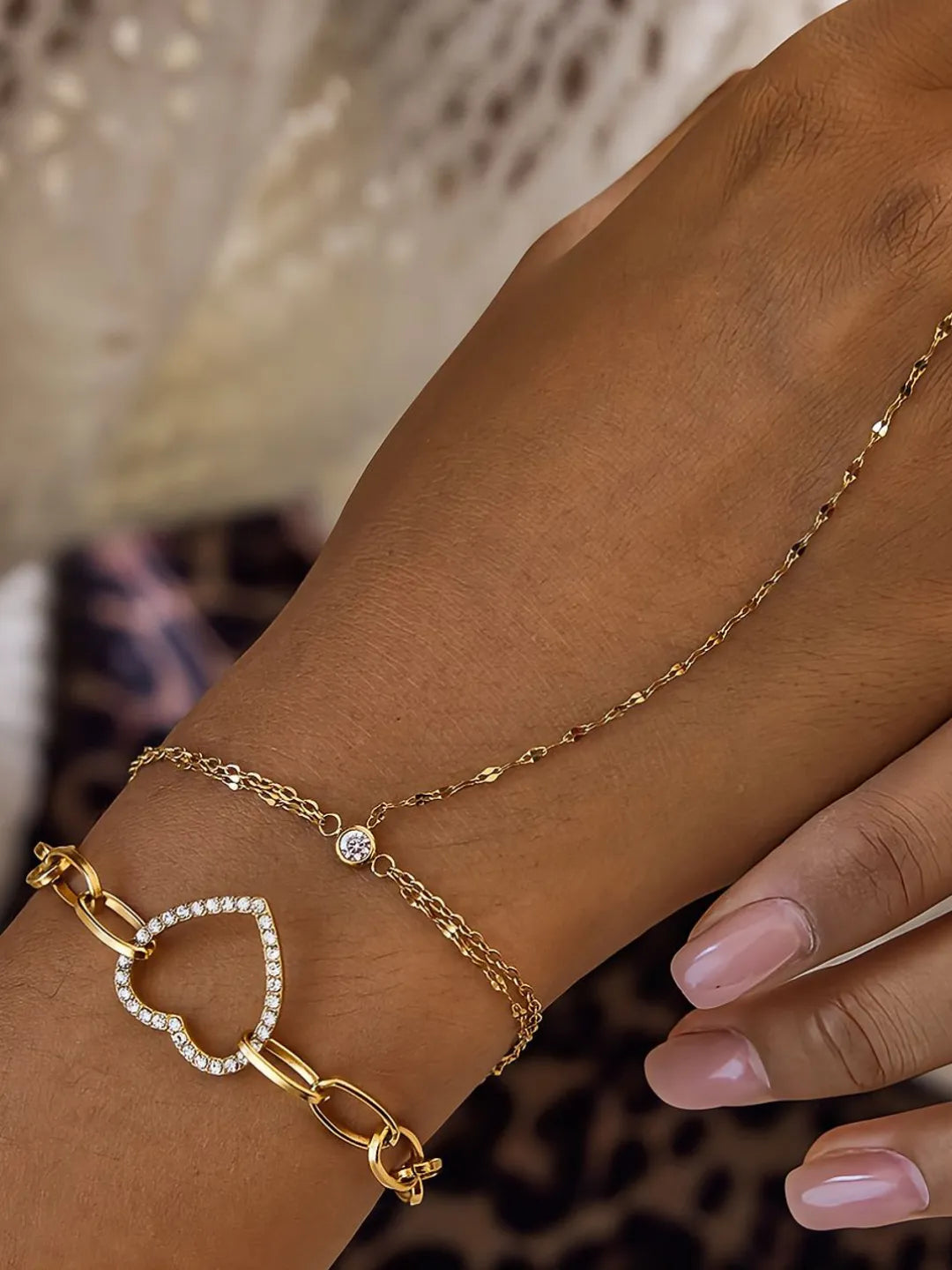 CHAINED FINGER BRACELET