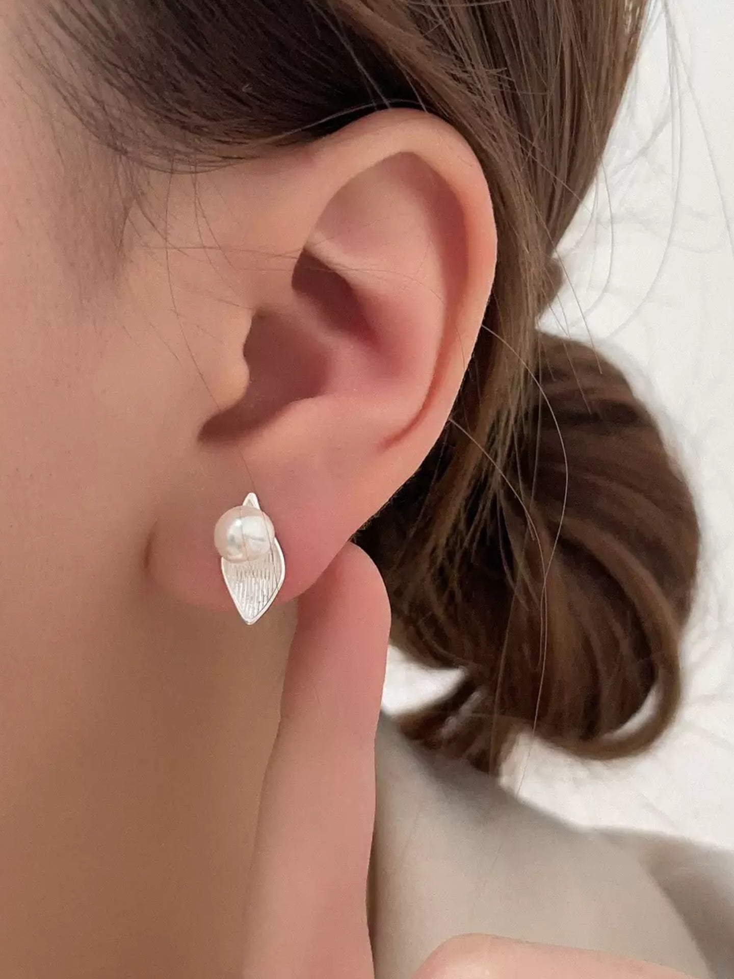 LEAF PEARL EARRINGS