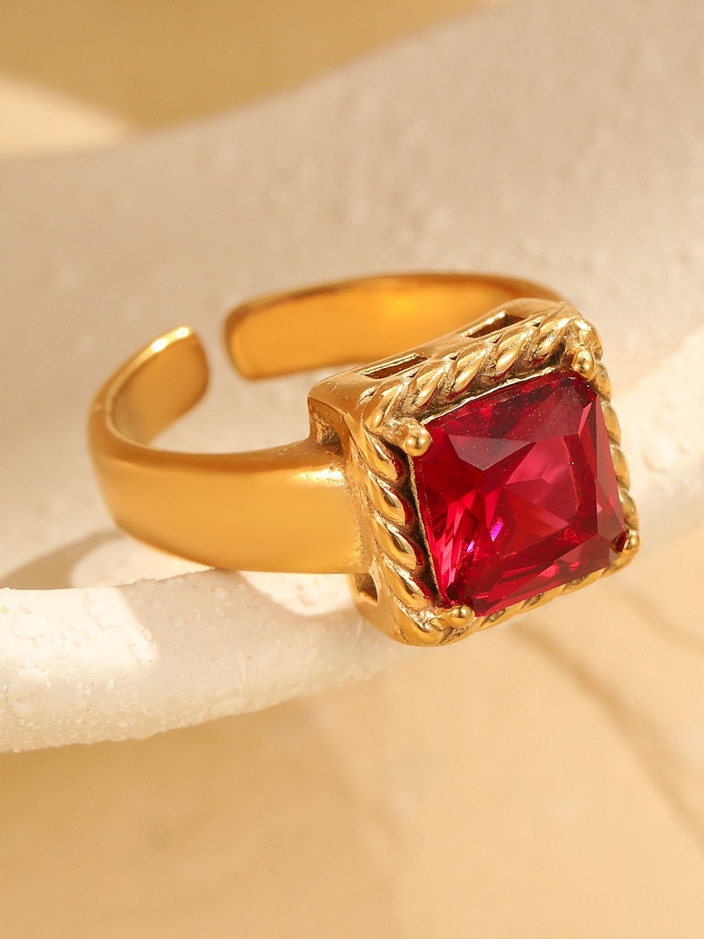 RETRO MODERN ZIRCON RING
