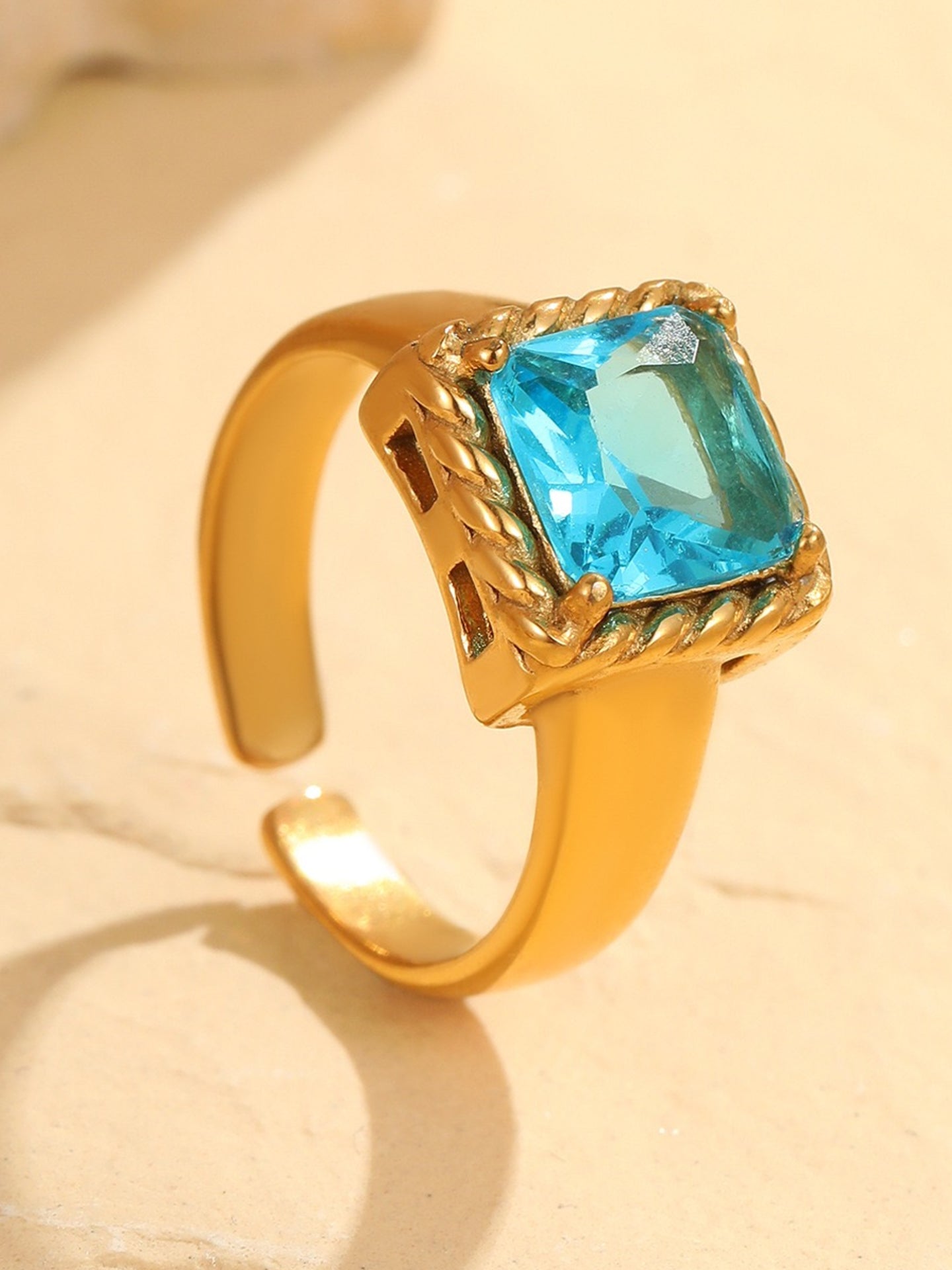 RETRO MODERN ZIRCON RING