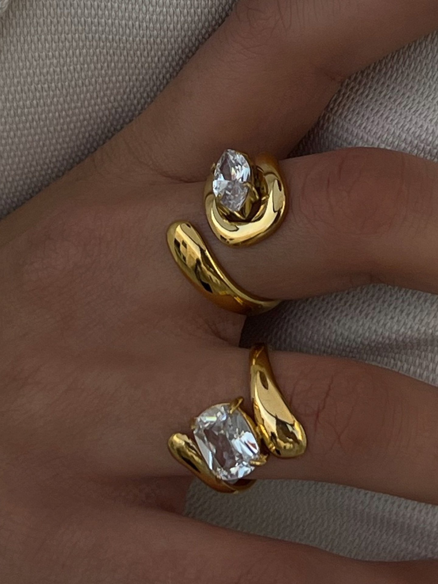 ZIRCON RING