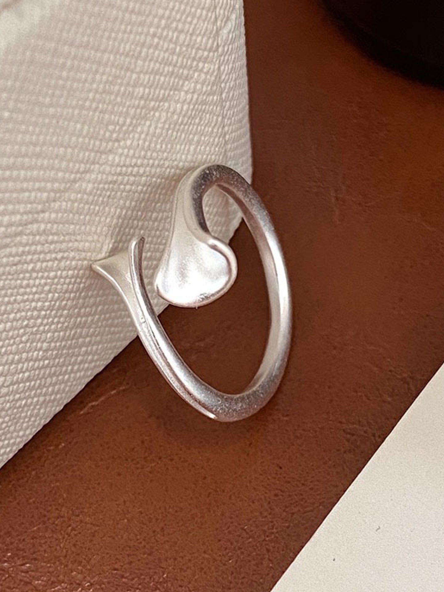 ETERNAL LEAF RING