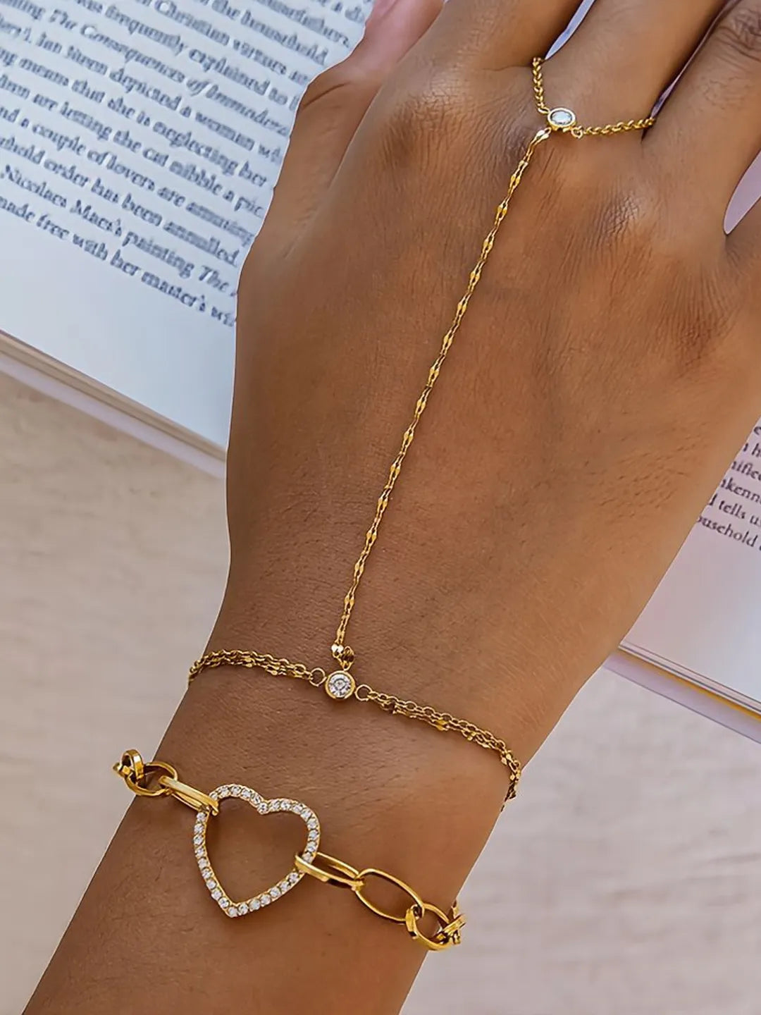 CHAINED FINGER BRACELET