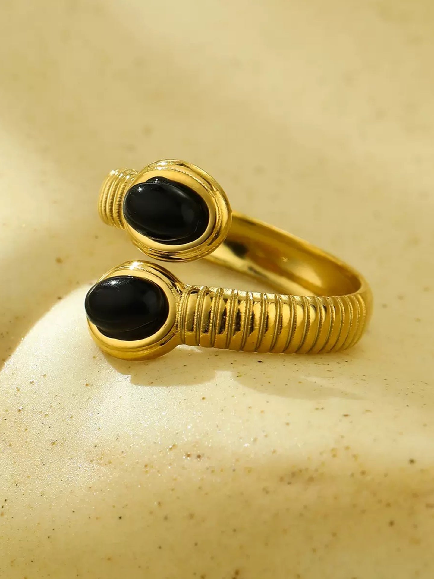 GEMSTONE SERPENT RING