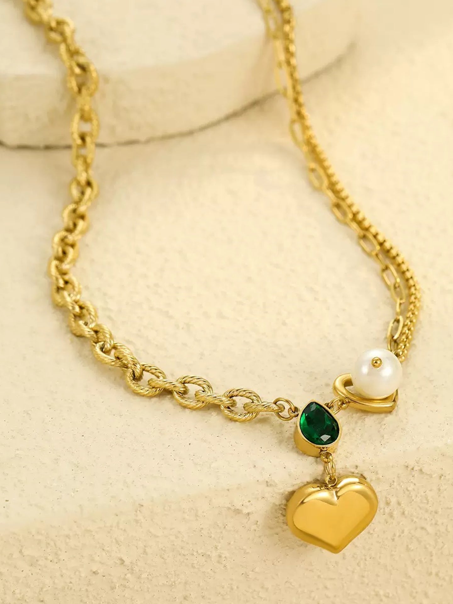 COLLIER À POMPON EN FORME DE COEUR
