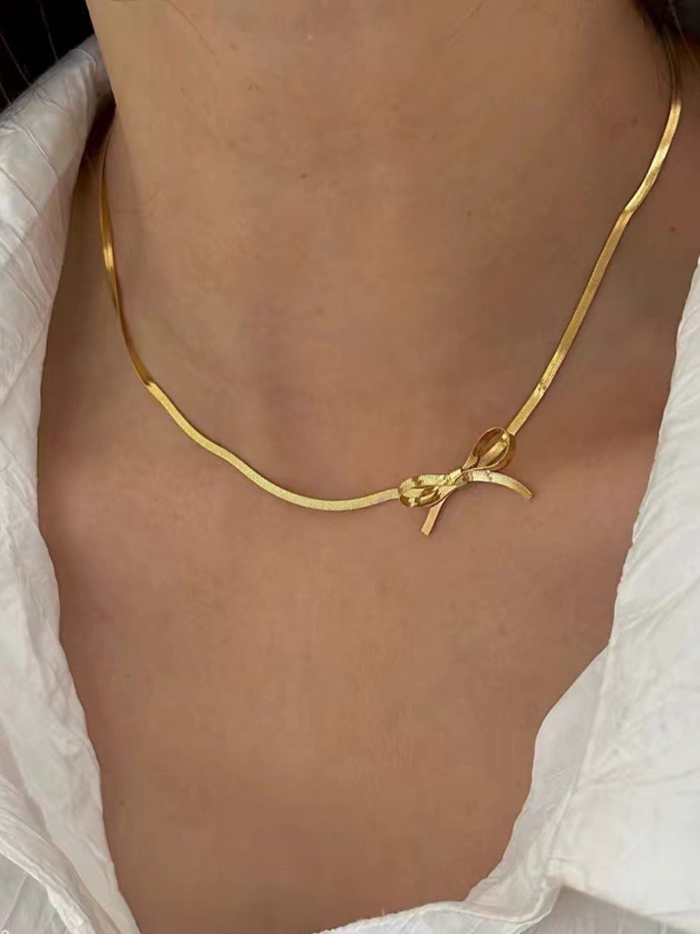 BOW NECKLACE