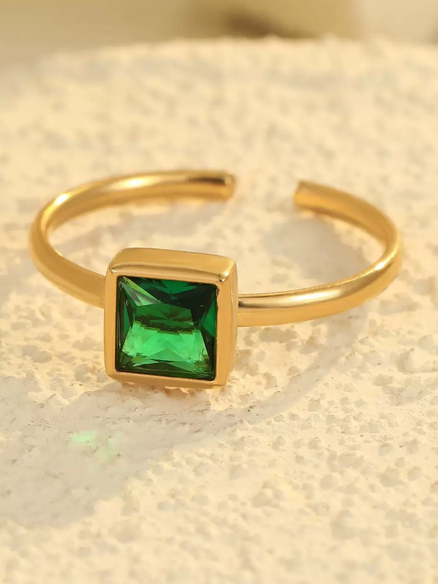 SWEET ZIRCON RING