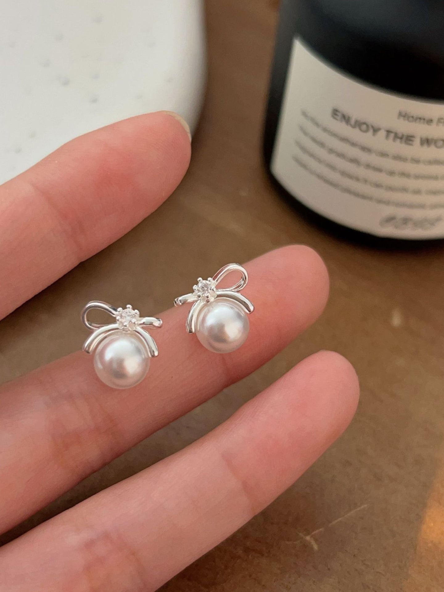 BOW PEARL EARRINGS