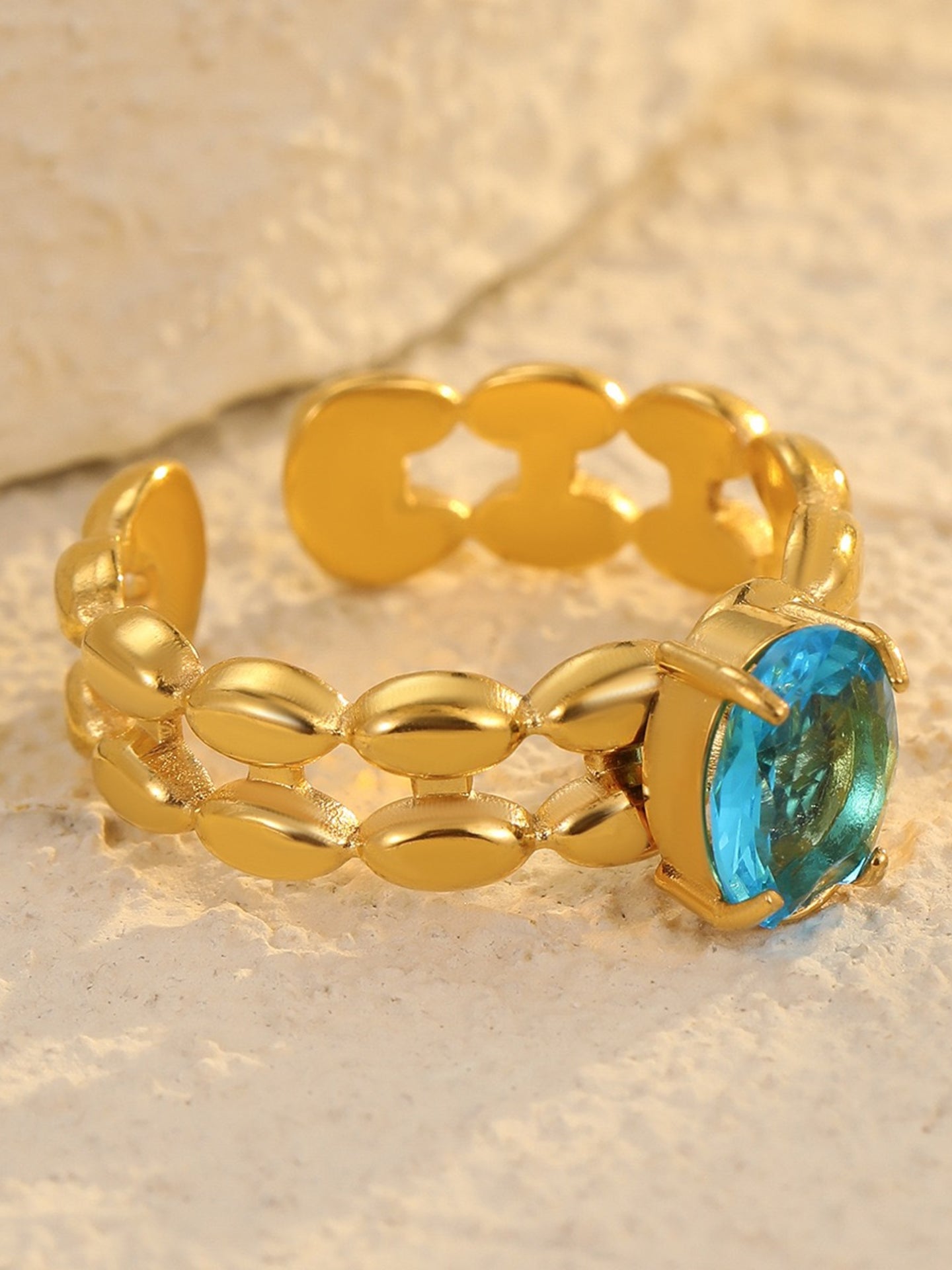 TWISTED ZIRCON RING