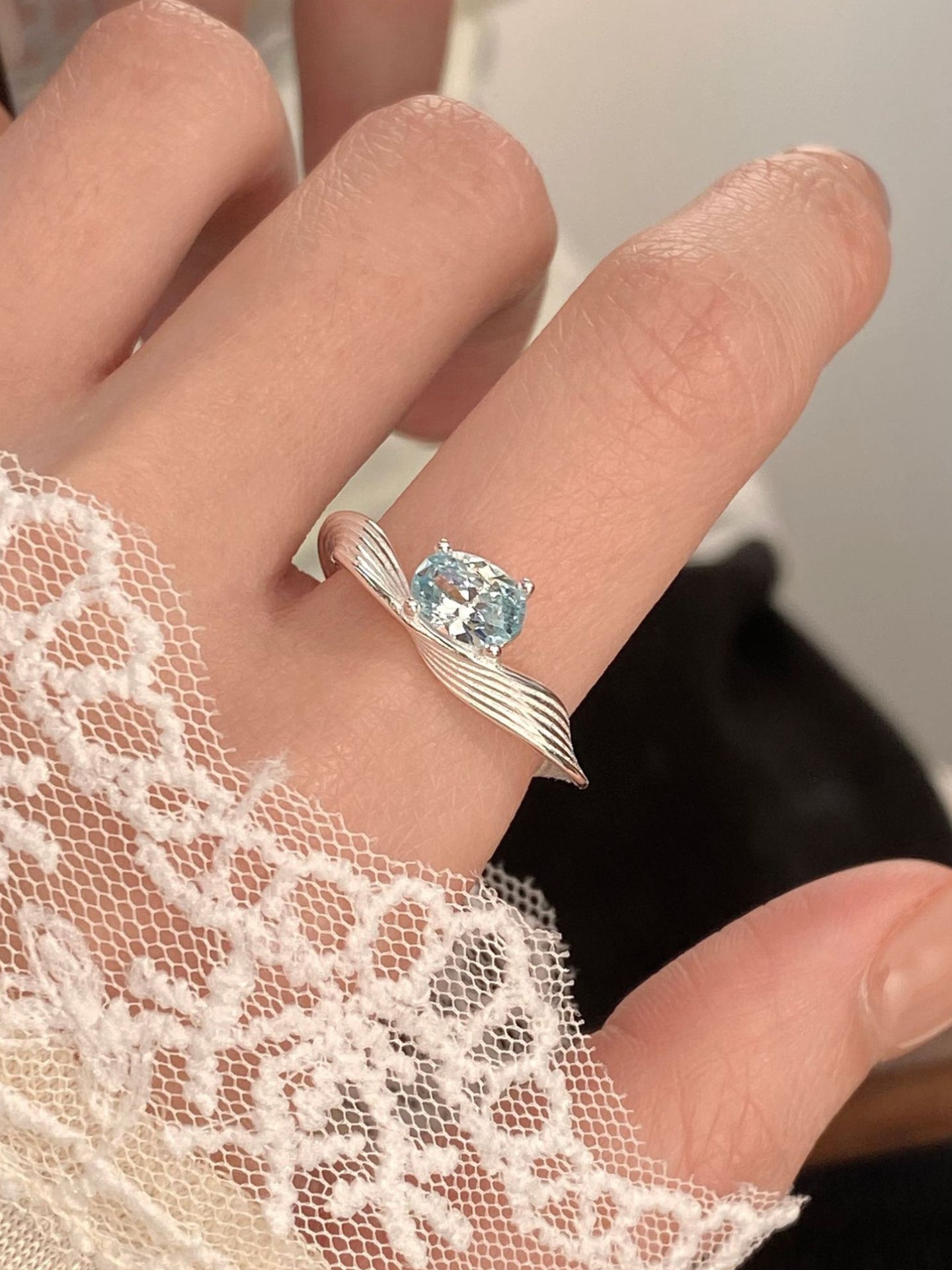 BLUE ZIRCON WIRE RING