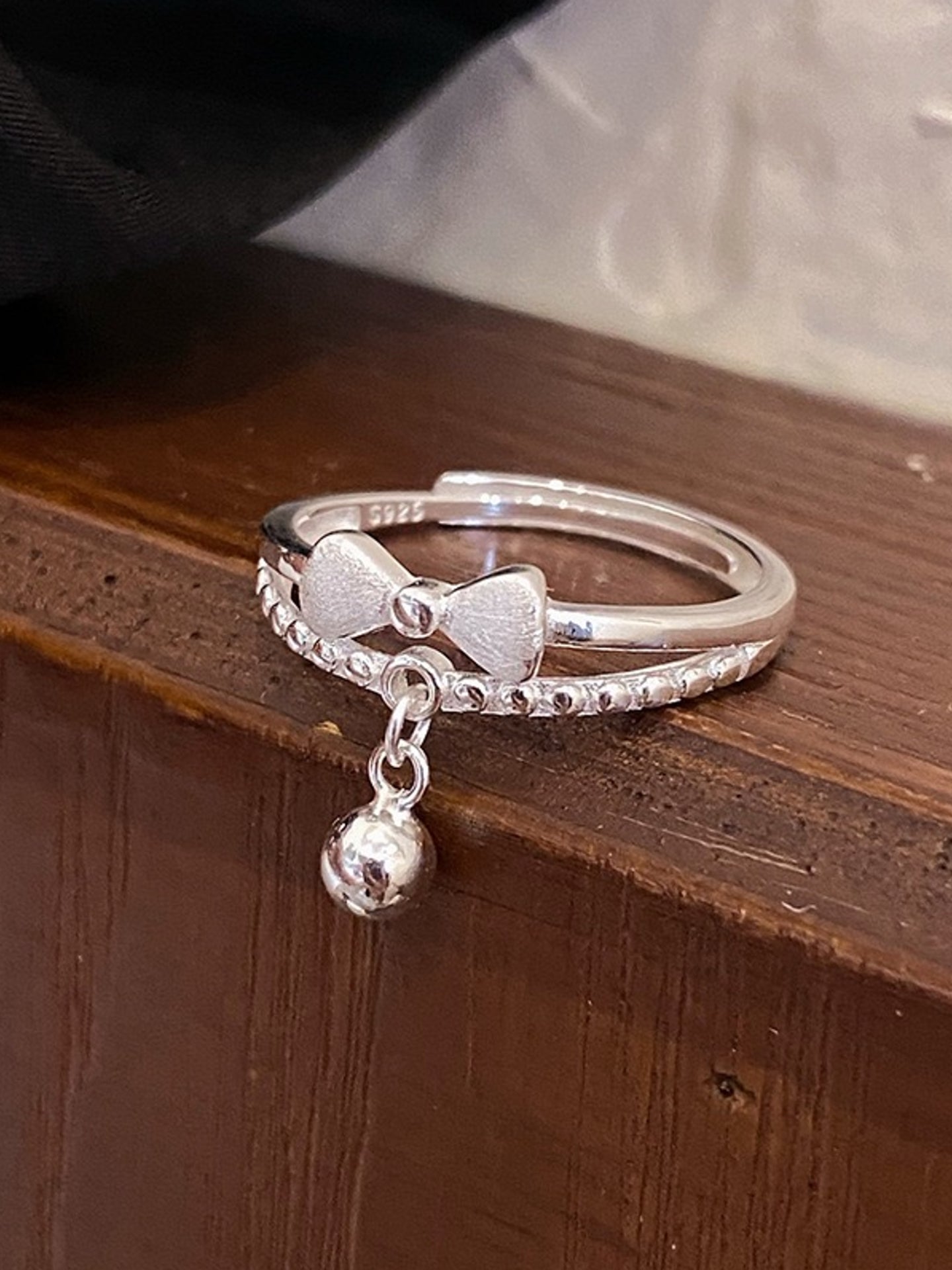 TWO-LAYER BOW RING