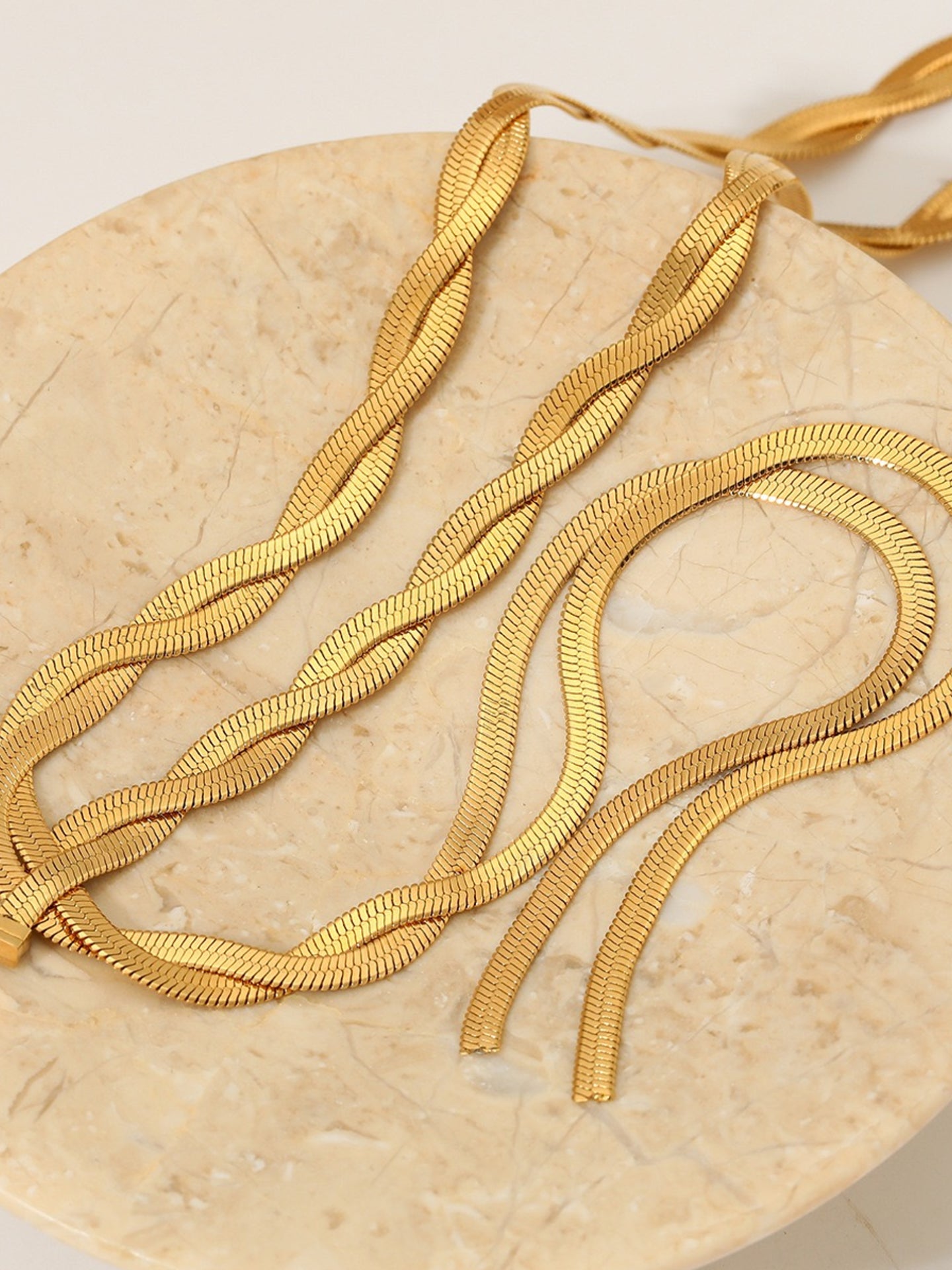 TWISTED LONG NECKLAC