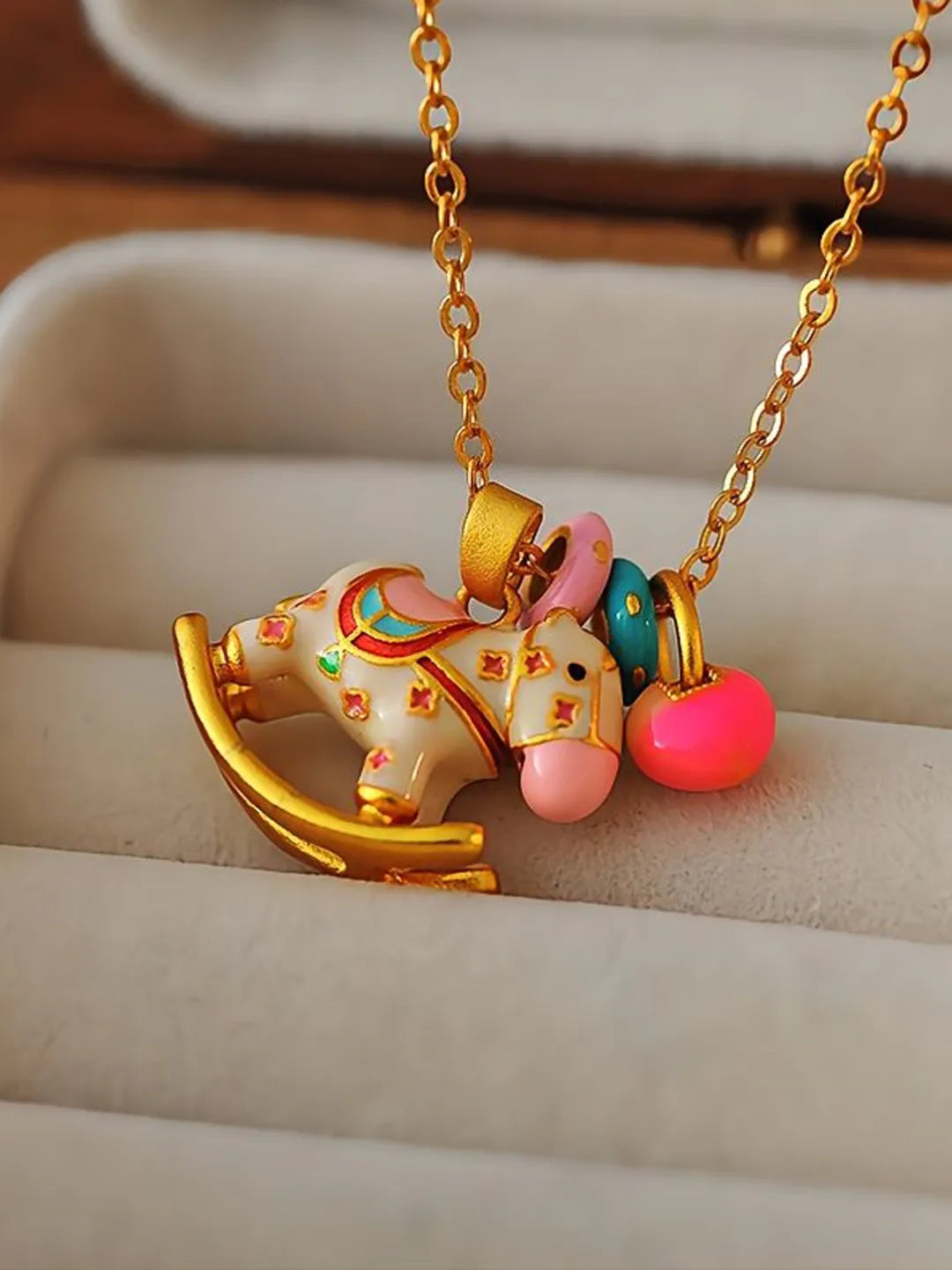 CAROUSEL NECKLACE
