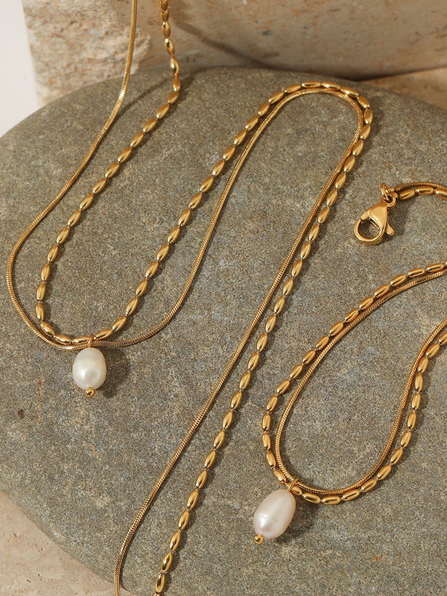 FRESHWATER PEARL NECKLACE