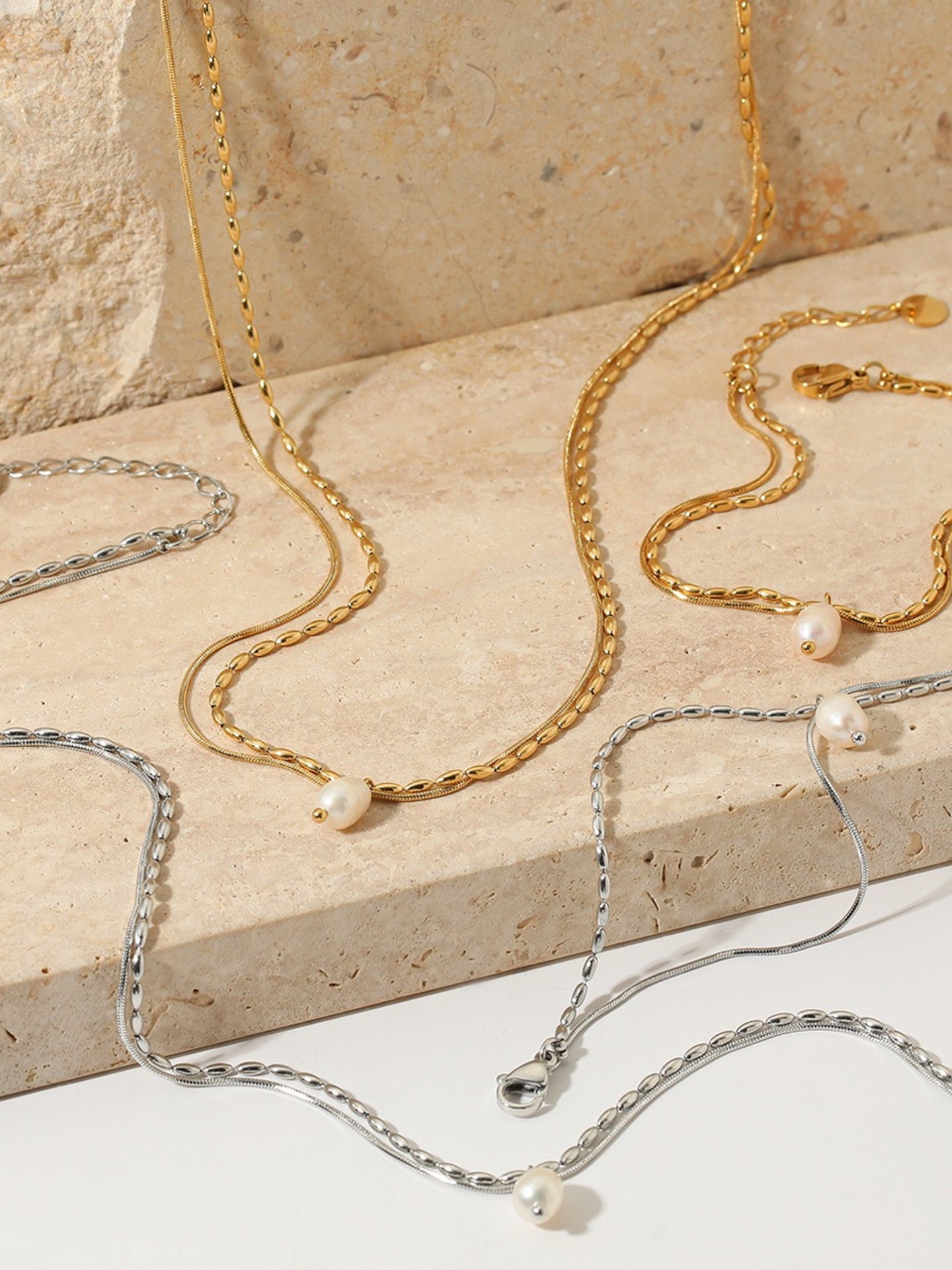 FRESHWATER PEARL NECKLACE