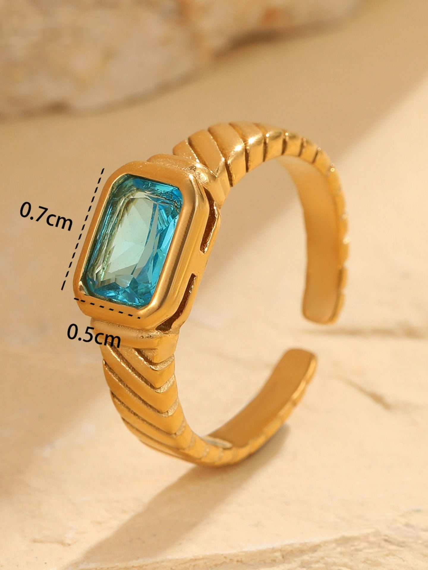 VINTAGE ZIRCON RING