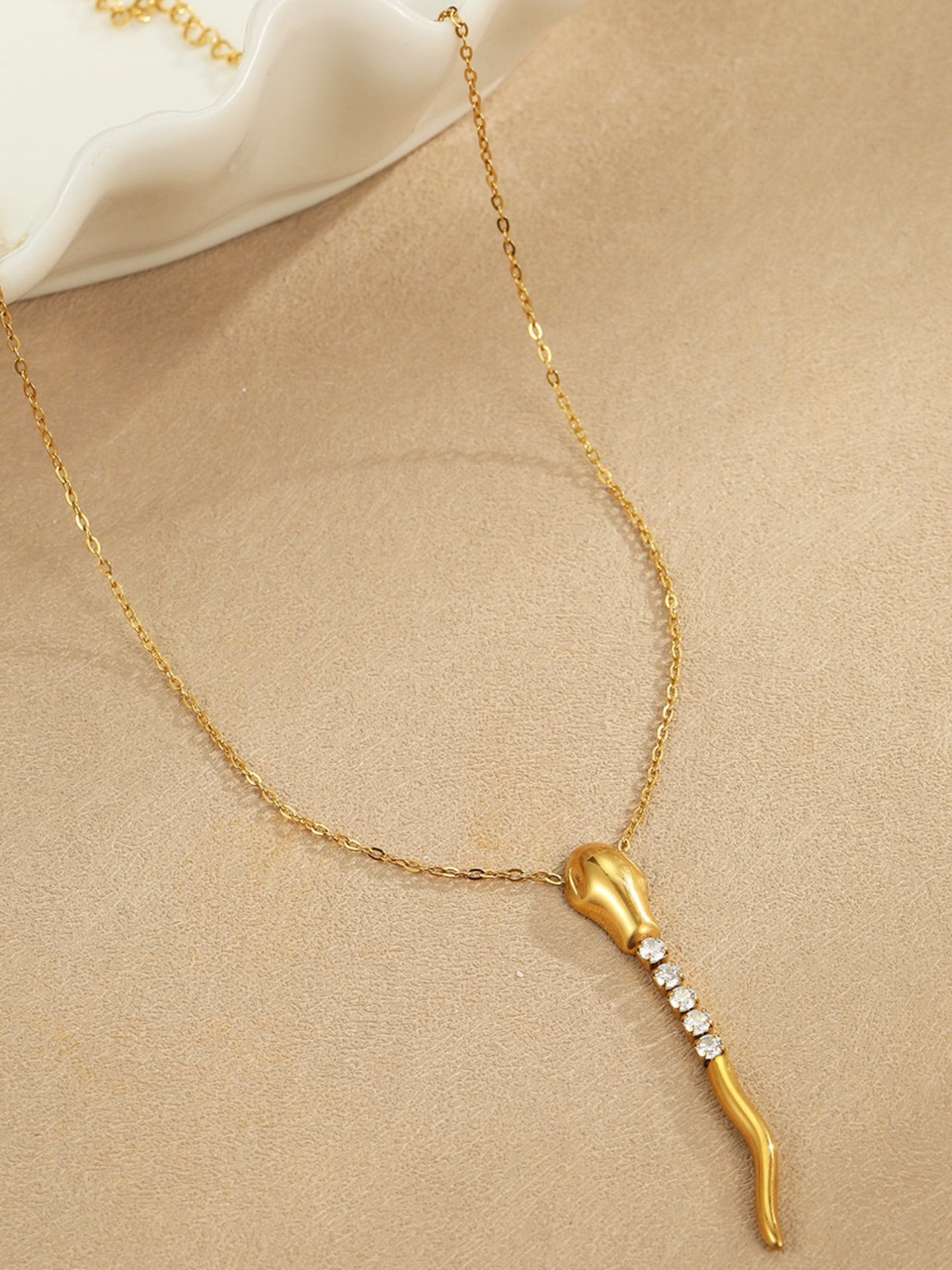 SERPENT FRINGE COLLAR