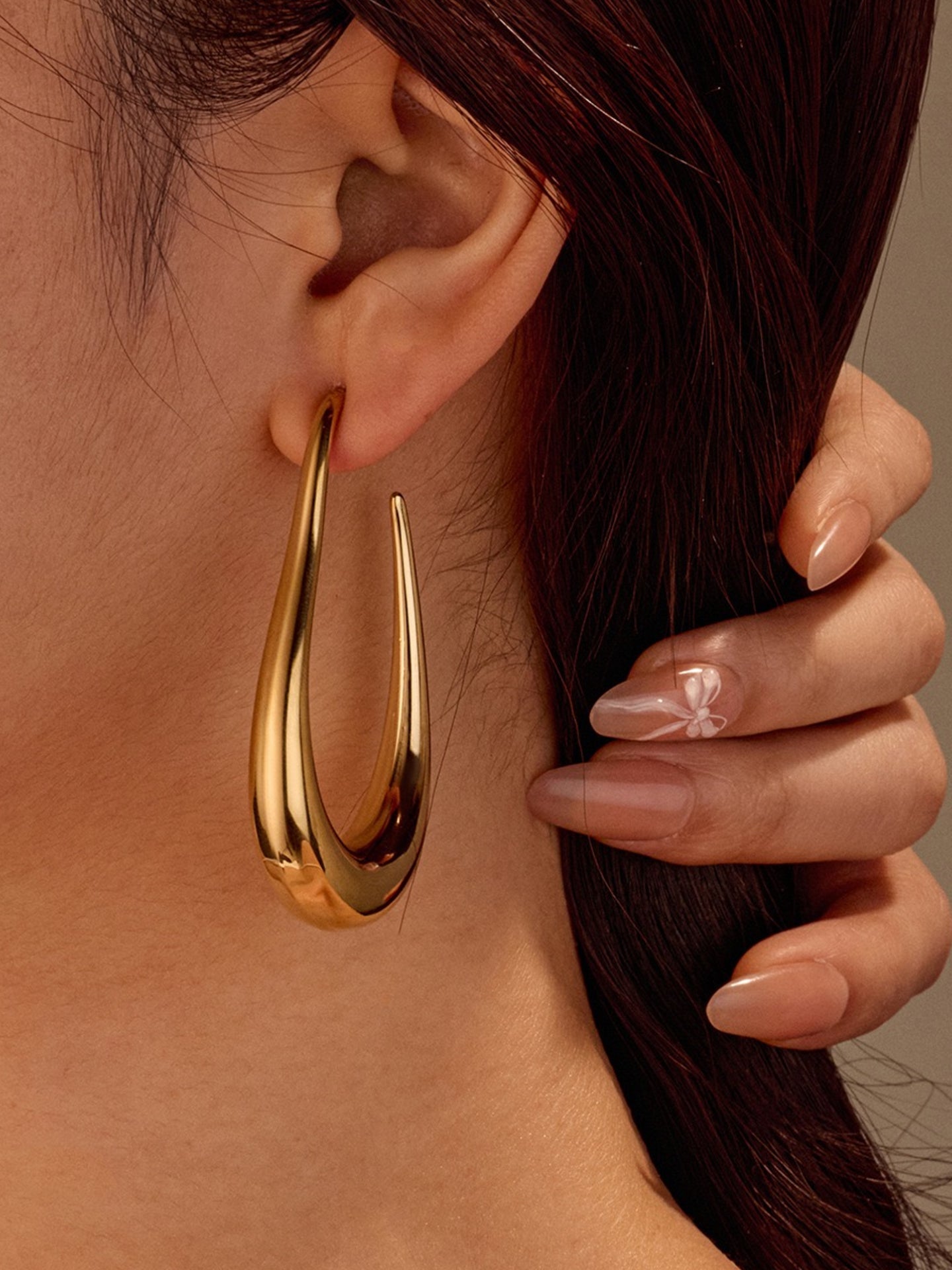 U-SHAPED EARRINGS