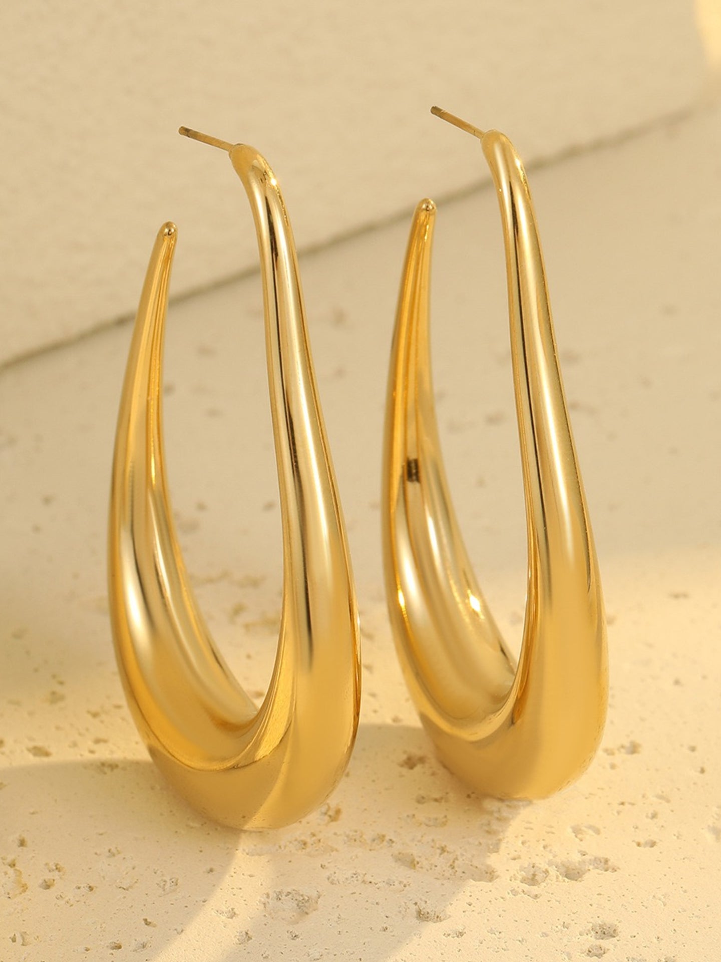 U-SHAPED EARRINGS