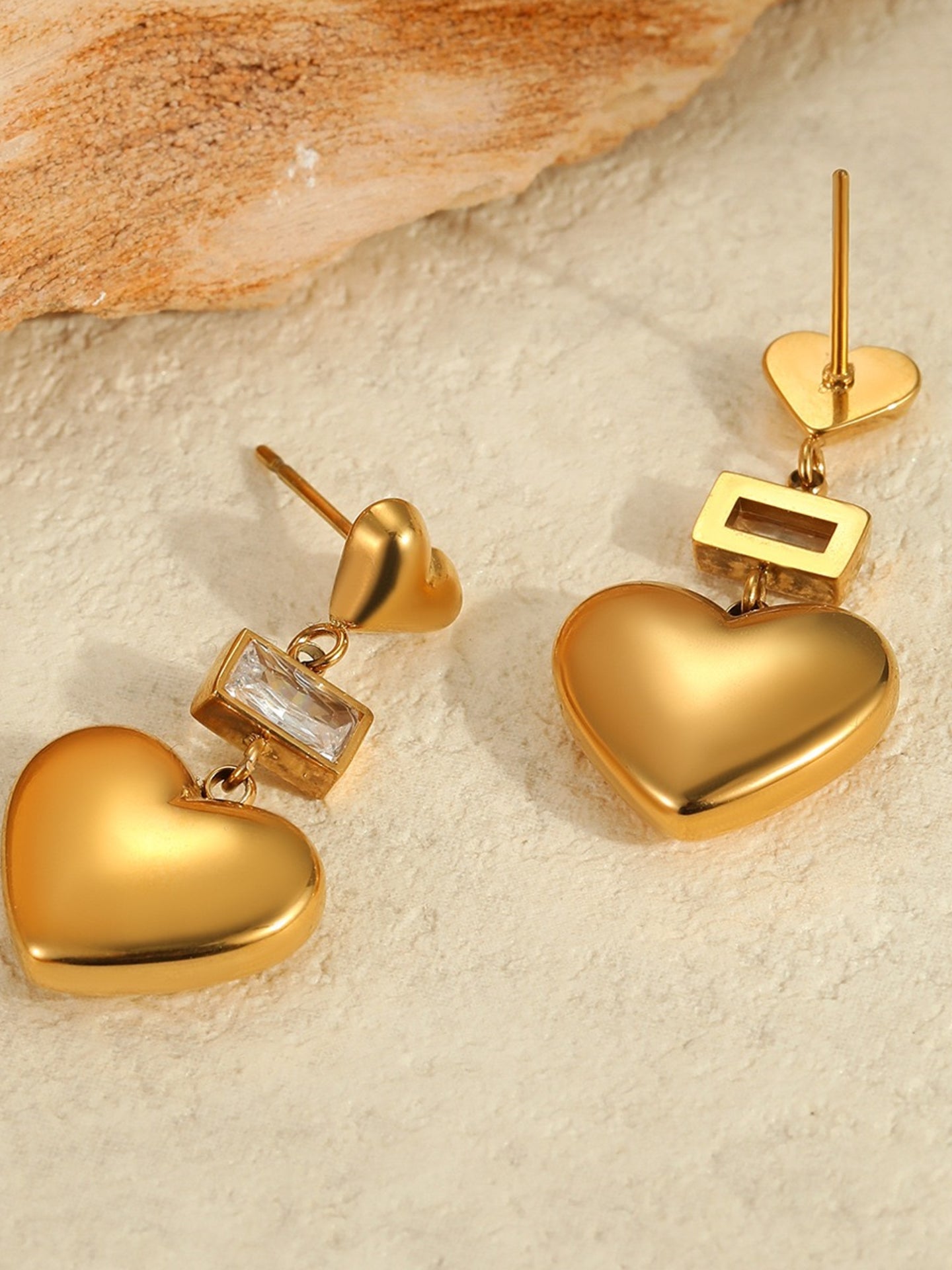 HEART PENDANT EARRINGS