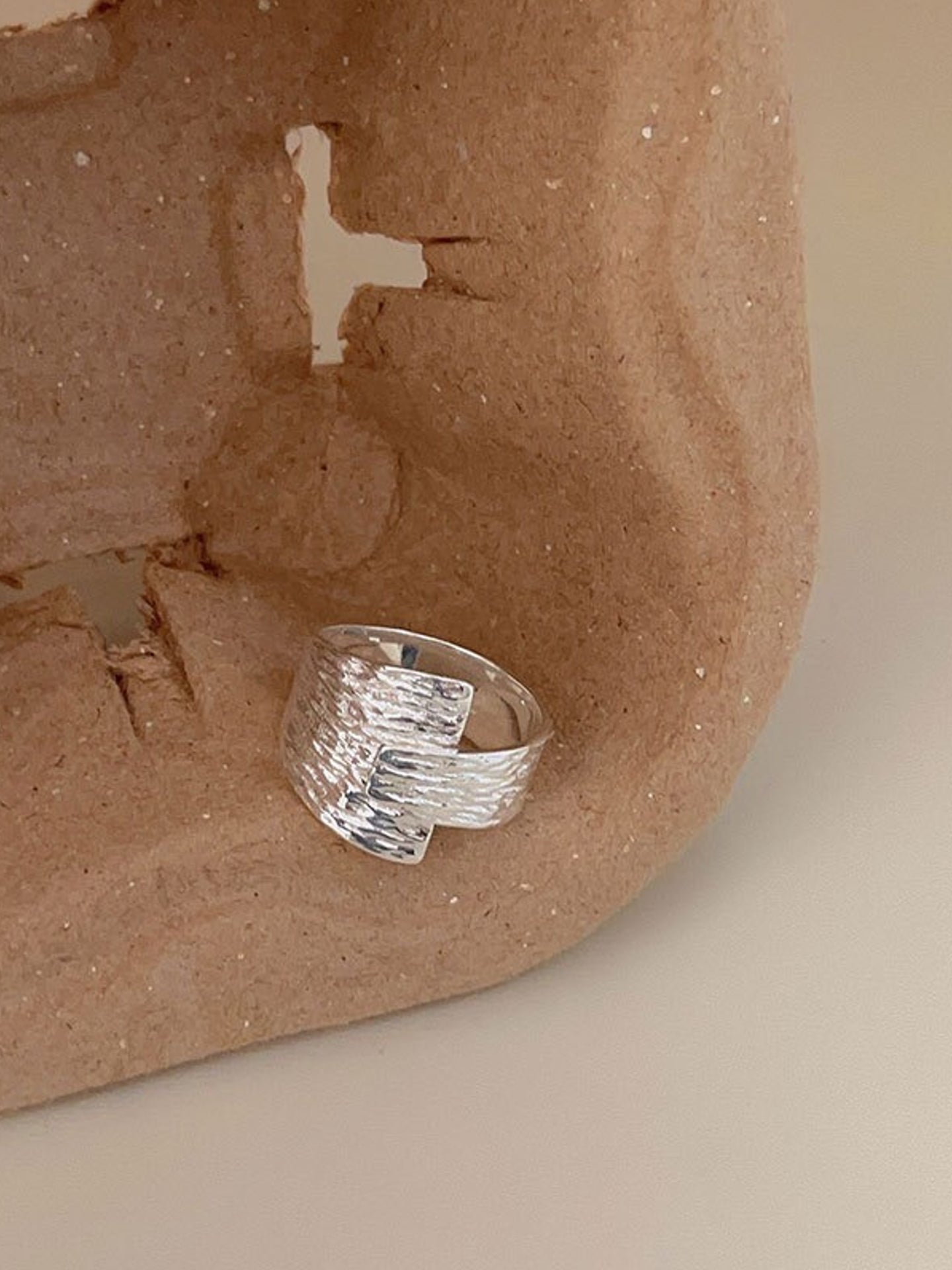 GEOMETRIC TEXTURE RING