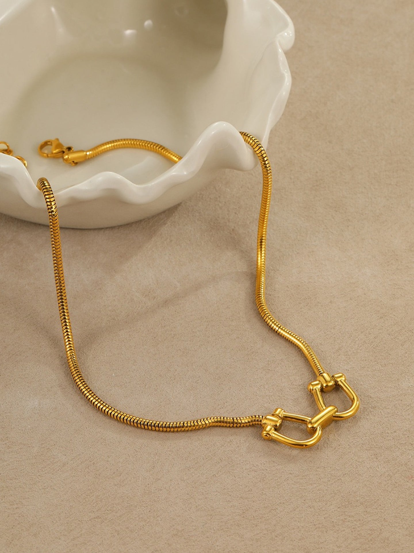 MINIMALIST SNAKE CHAIN