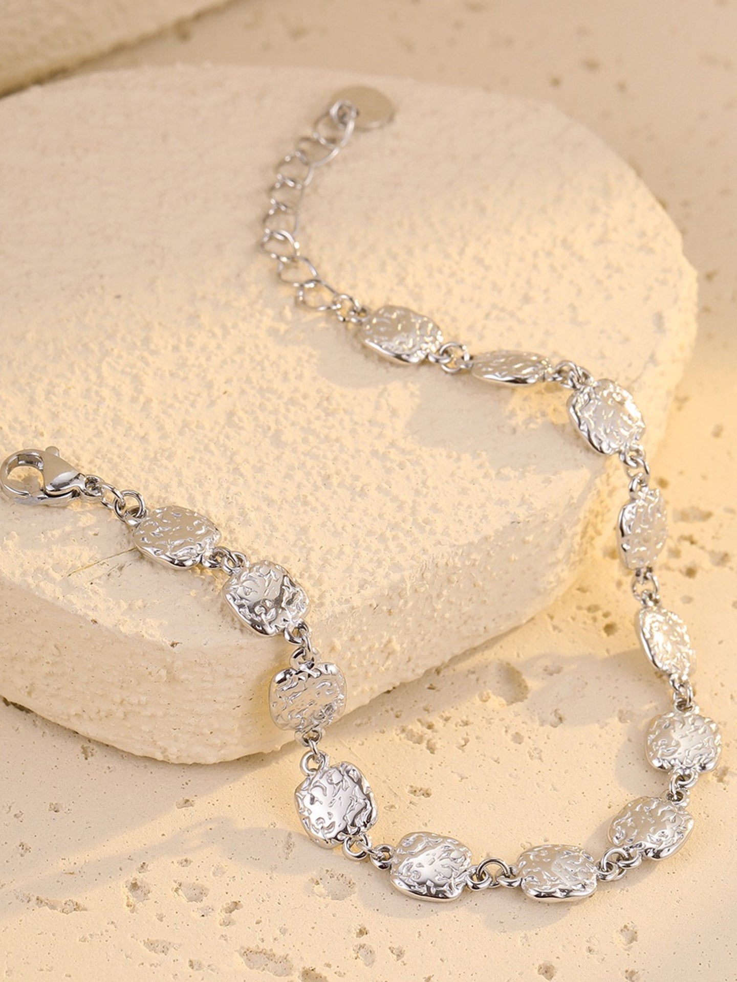 HAMMERED TEXTURE BRACELET