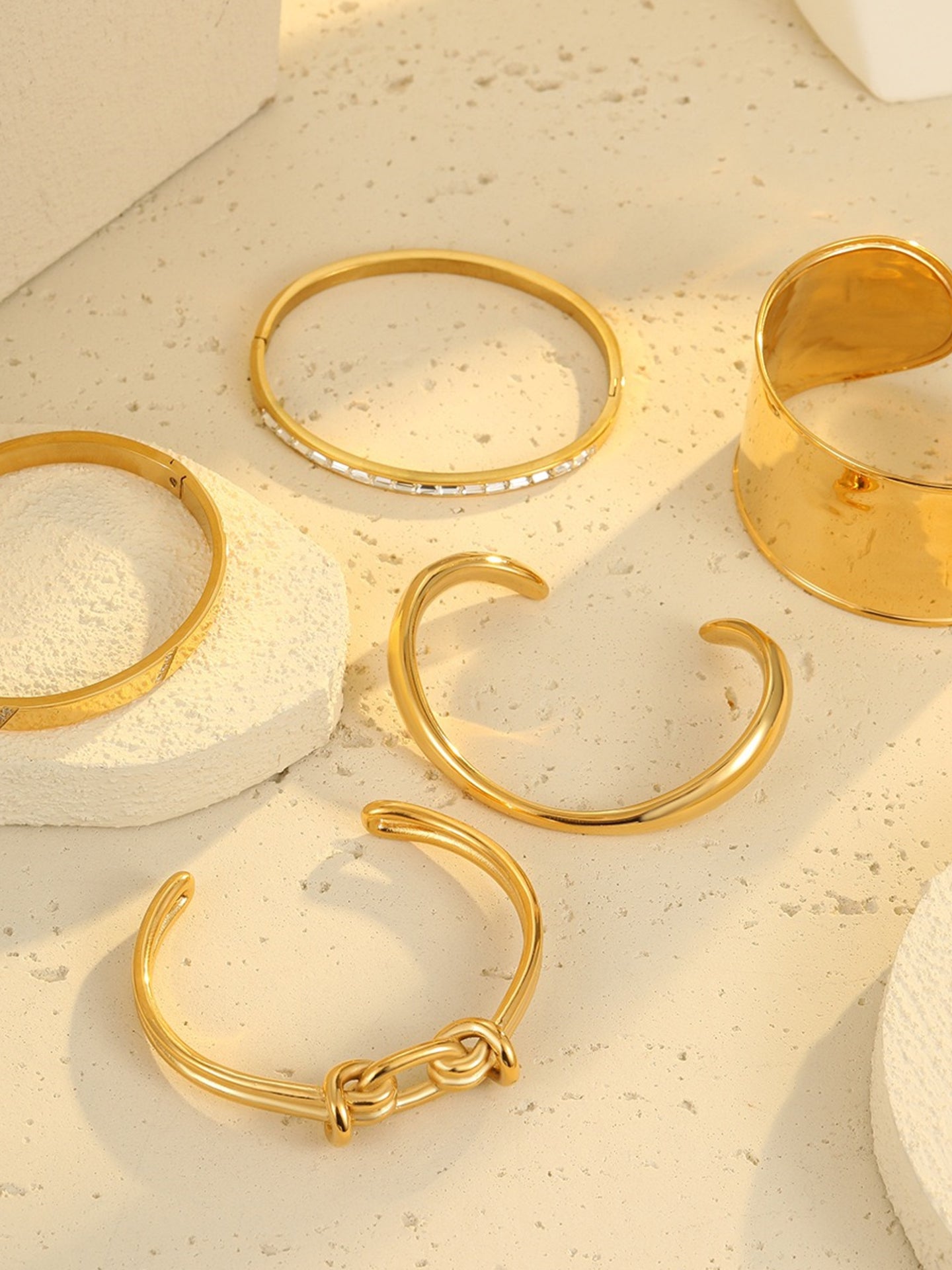 MINIMALIST CUFF BRACELET