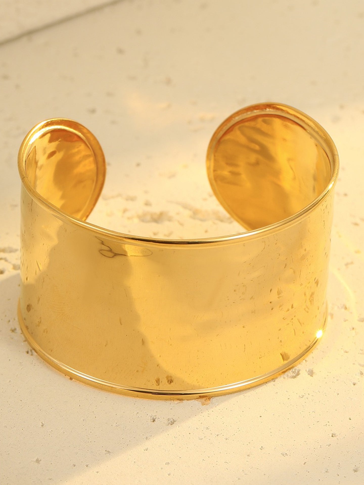 MINIMALIST CUFF BRACELET