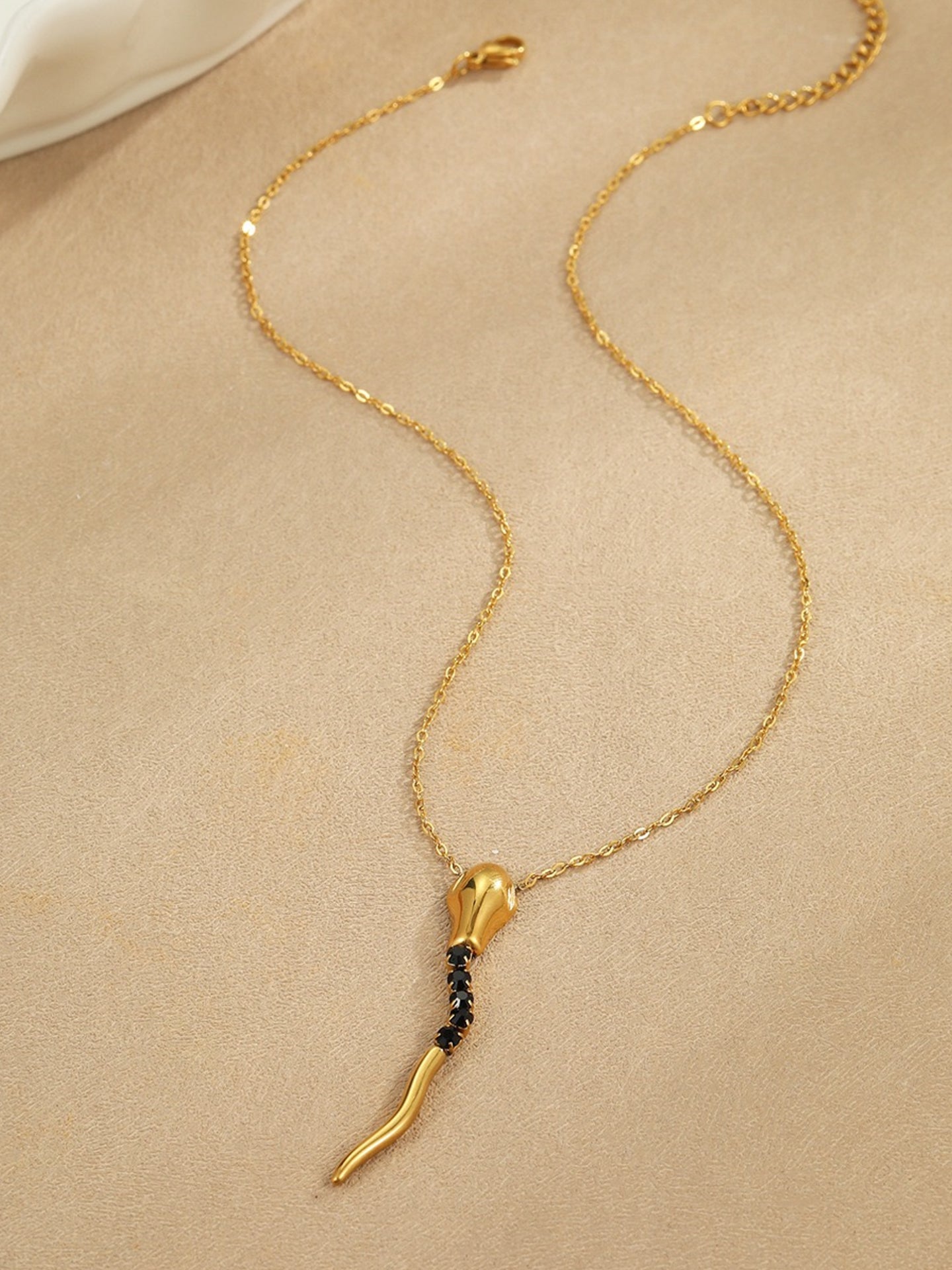 SERPENT FRINGE COLLAR